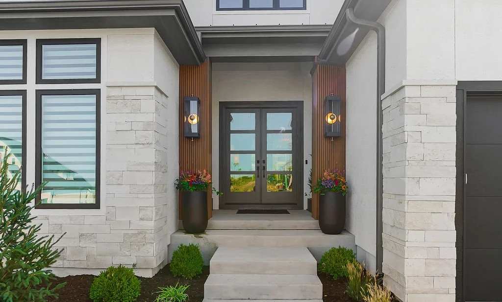 17605KNOXST02.jpg
