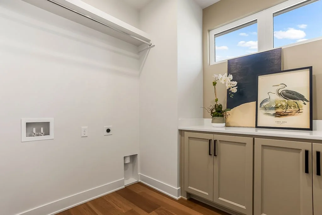 17605KNOXST34.jpg