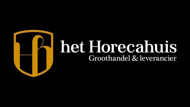 Logo van 'het Horecahuis', een groothandel en leverancier in horeca, weergegeven met een zwart achtergrond, een gouden schild met een 'H', en witte tekst.