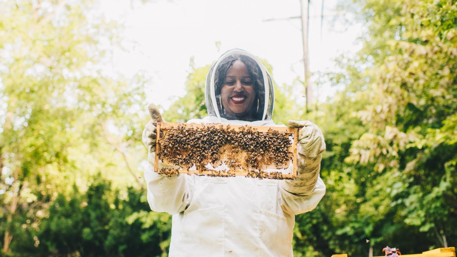 Nicole Lindsey | Co-founder of Detroit Hives | © Justin Milhouse