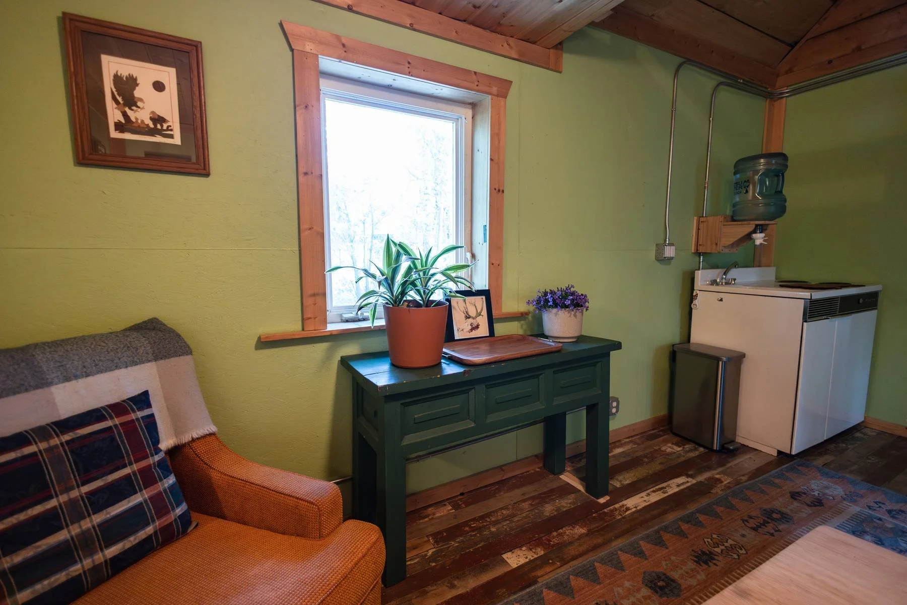 Caribou Cabin Living room