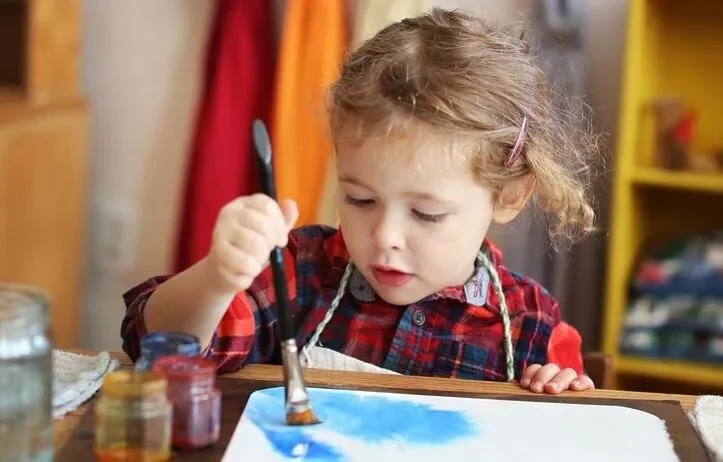 early-childhood-kindergarten-watercolor-painting-day.webp