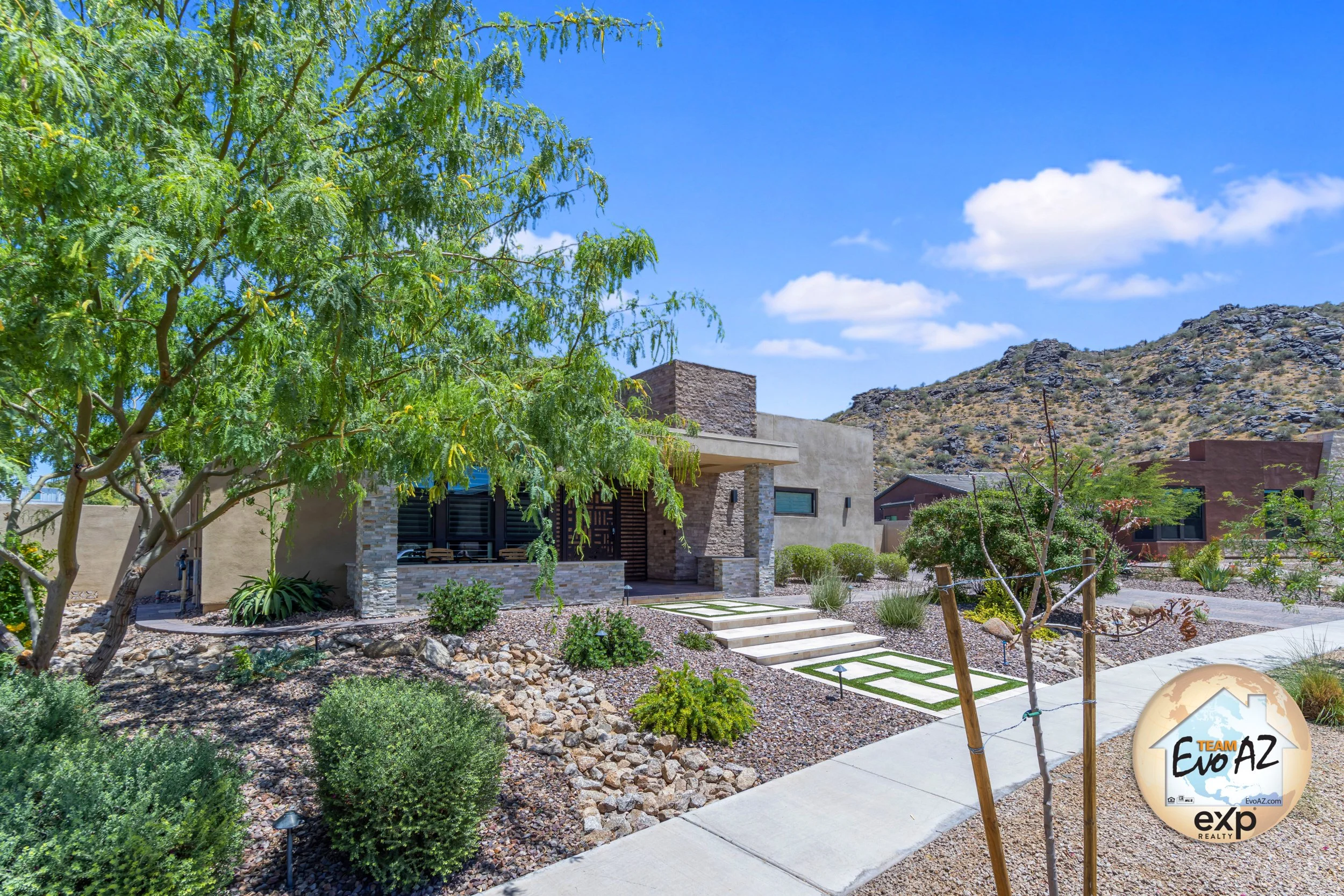 Phoenix Luxury Retreat with Mountain Views in Avance