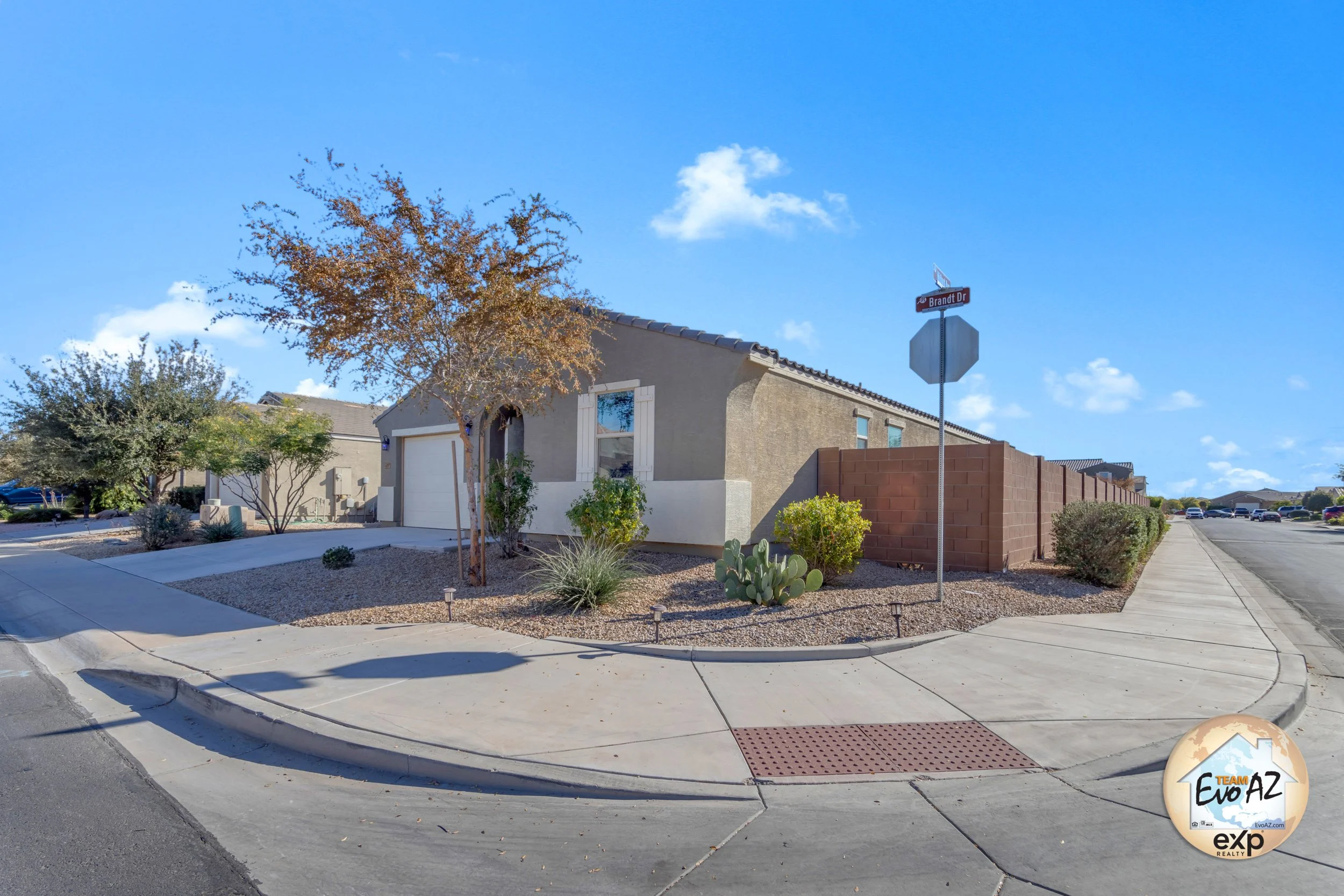Maricopa AZ Single-Level Home with Large Garage