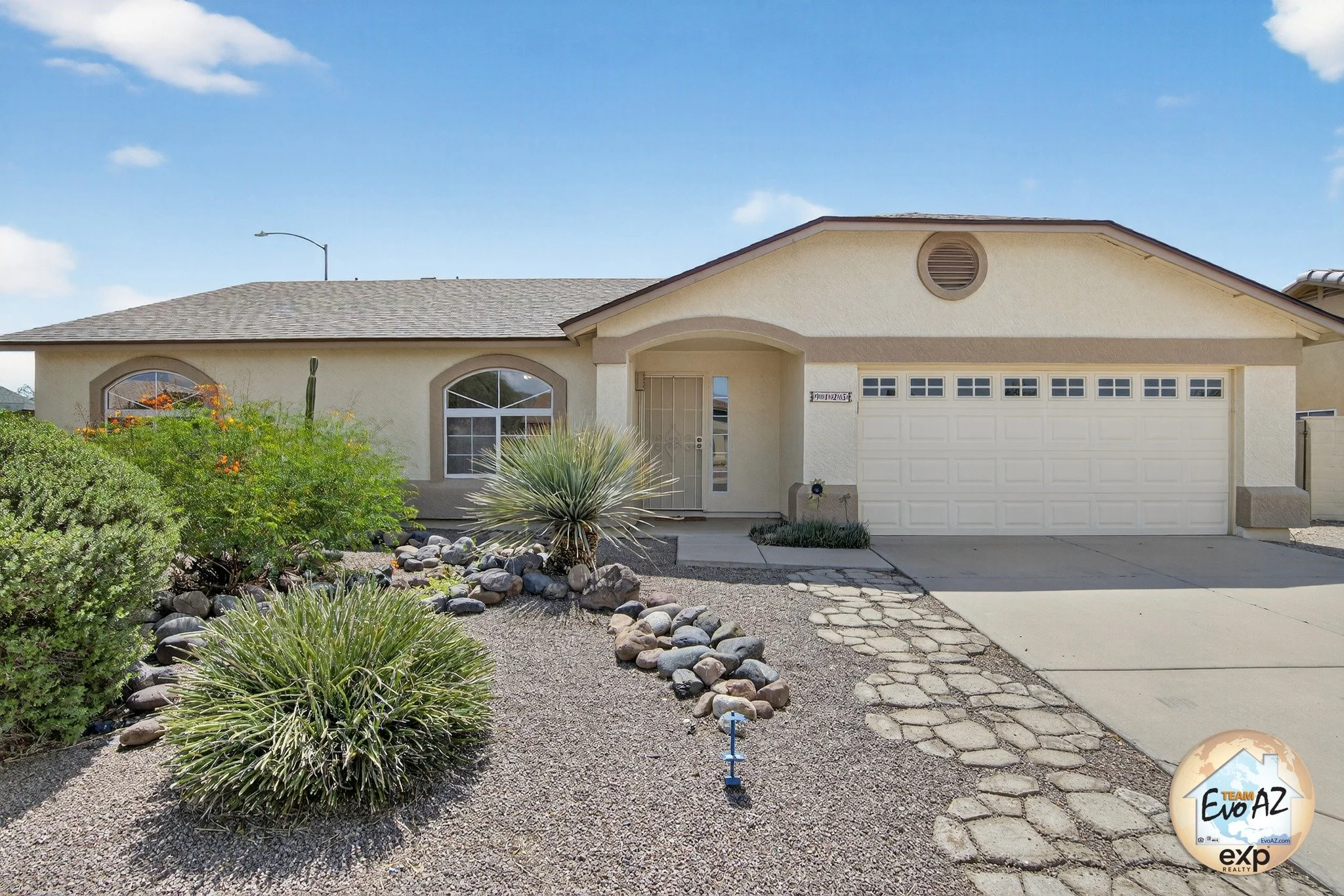 Corner Lot Mesa Home with RV Gate in Sonora Parke