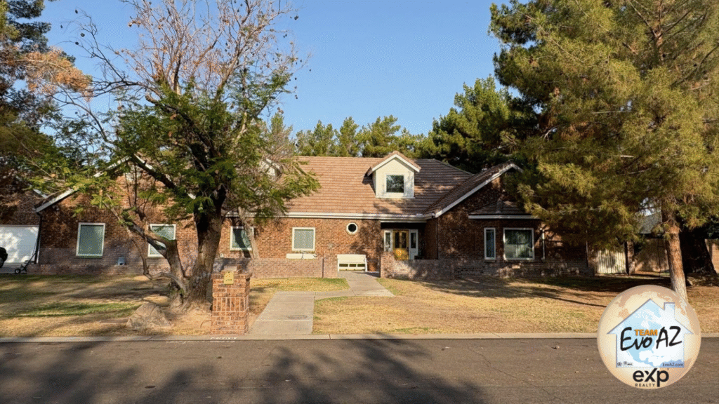 8 Bedrooms in Hillcrest Circle