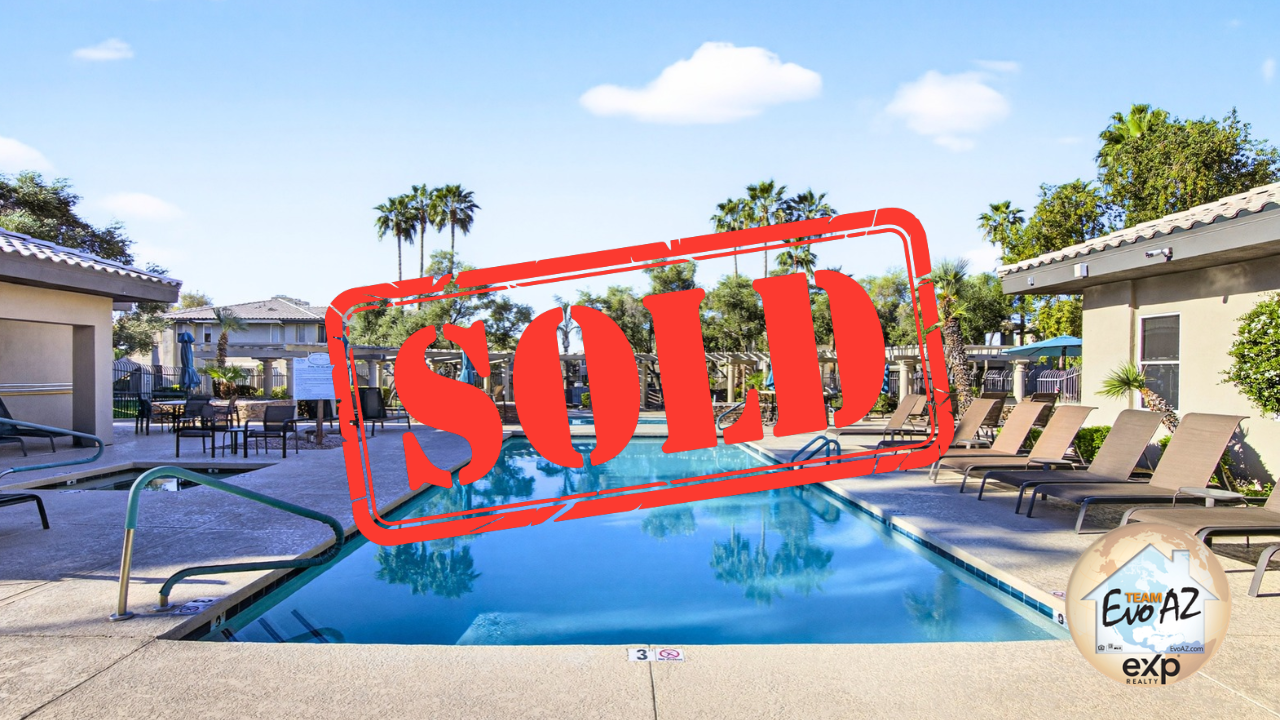 Scottsdale AZ second-level condo just sold for $445,000. Discover how Team EvoAZ showcased this updated end unit in Plaza Residences.
