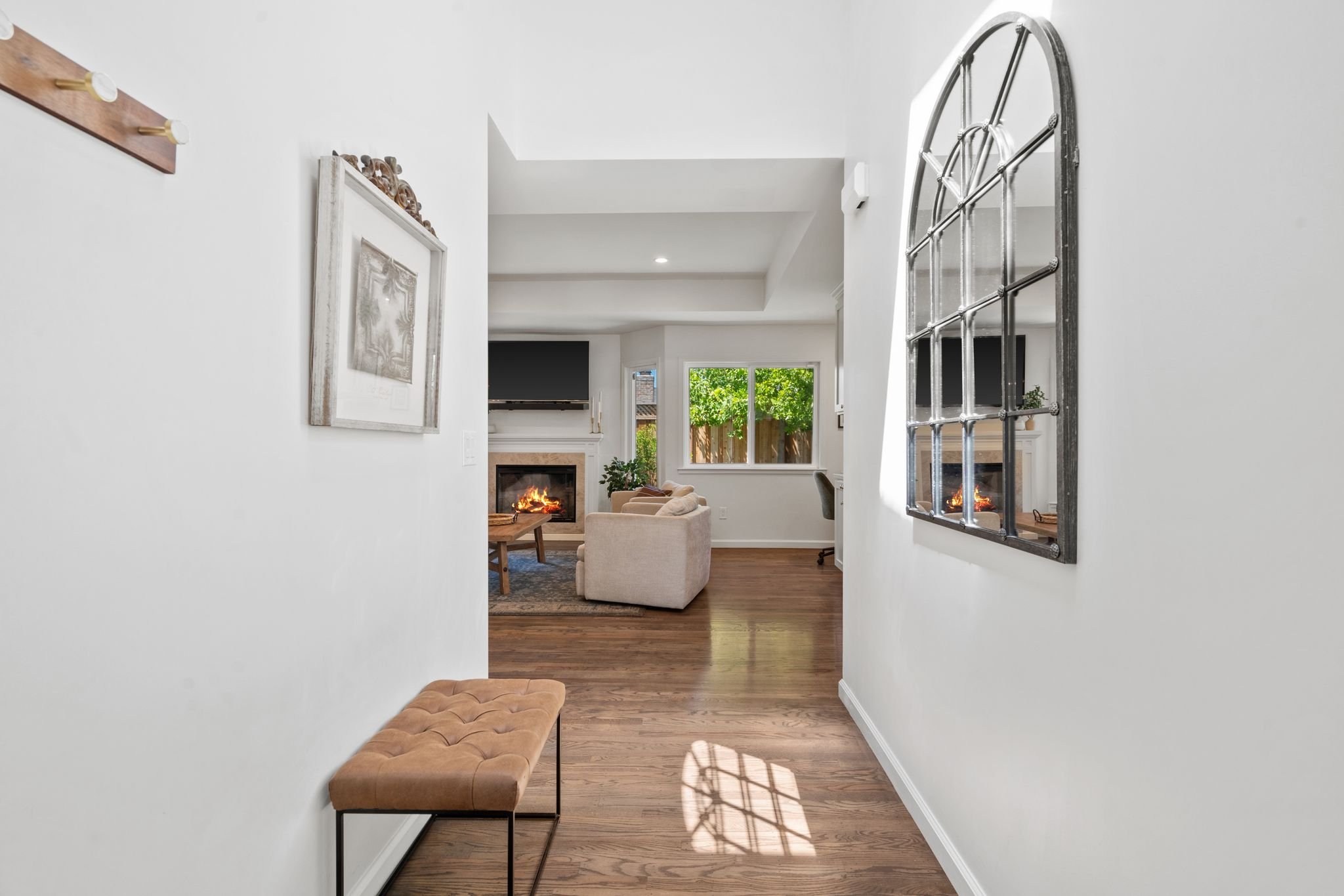 1253 Redcliff Dr-Photo-6.jpg