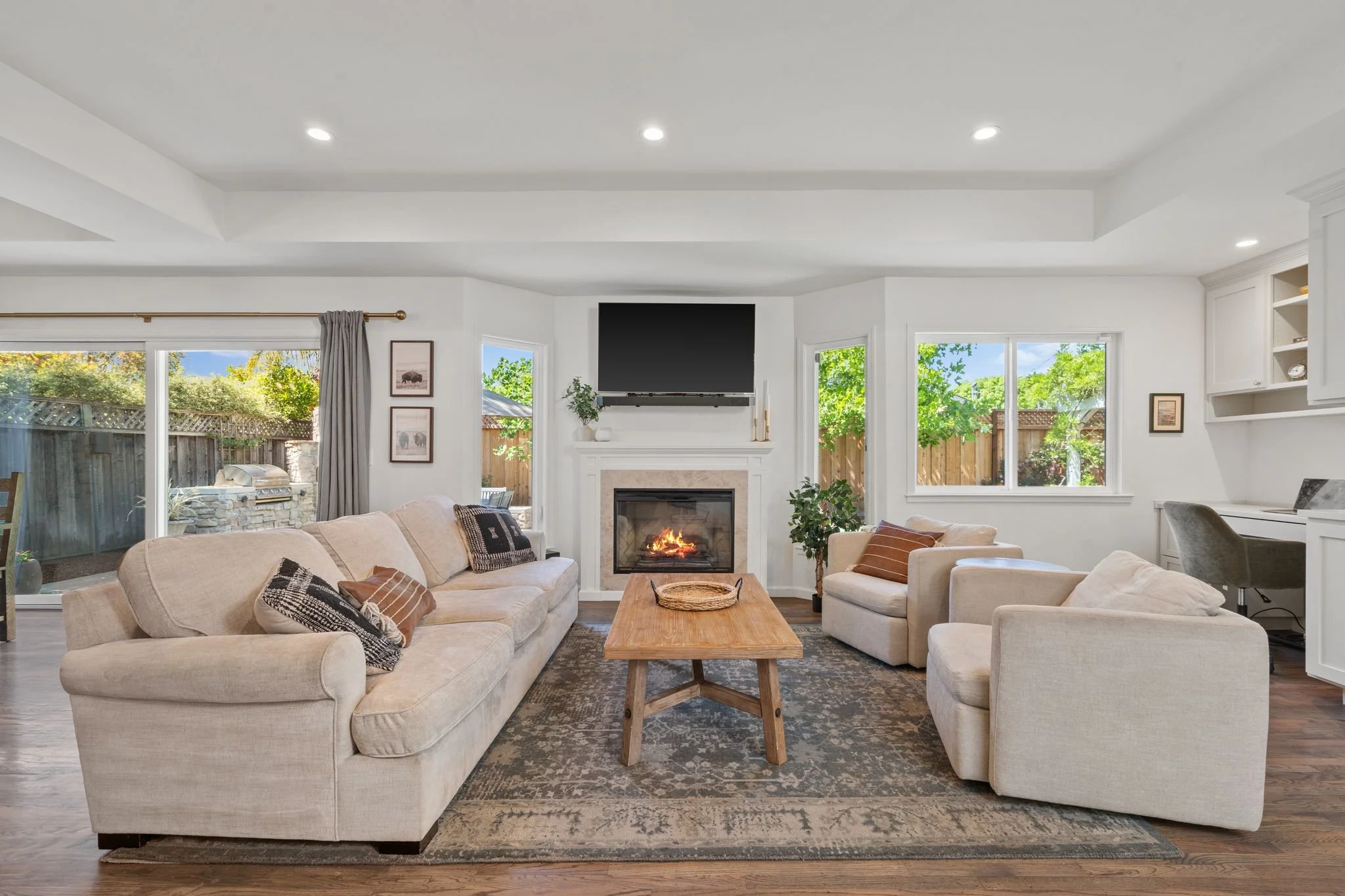 1253 Redcliff Dr-Photo-9.jpg