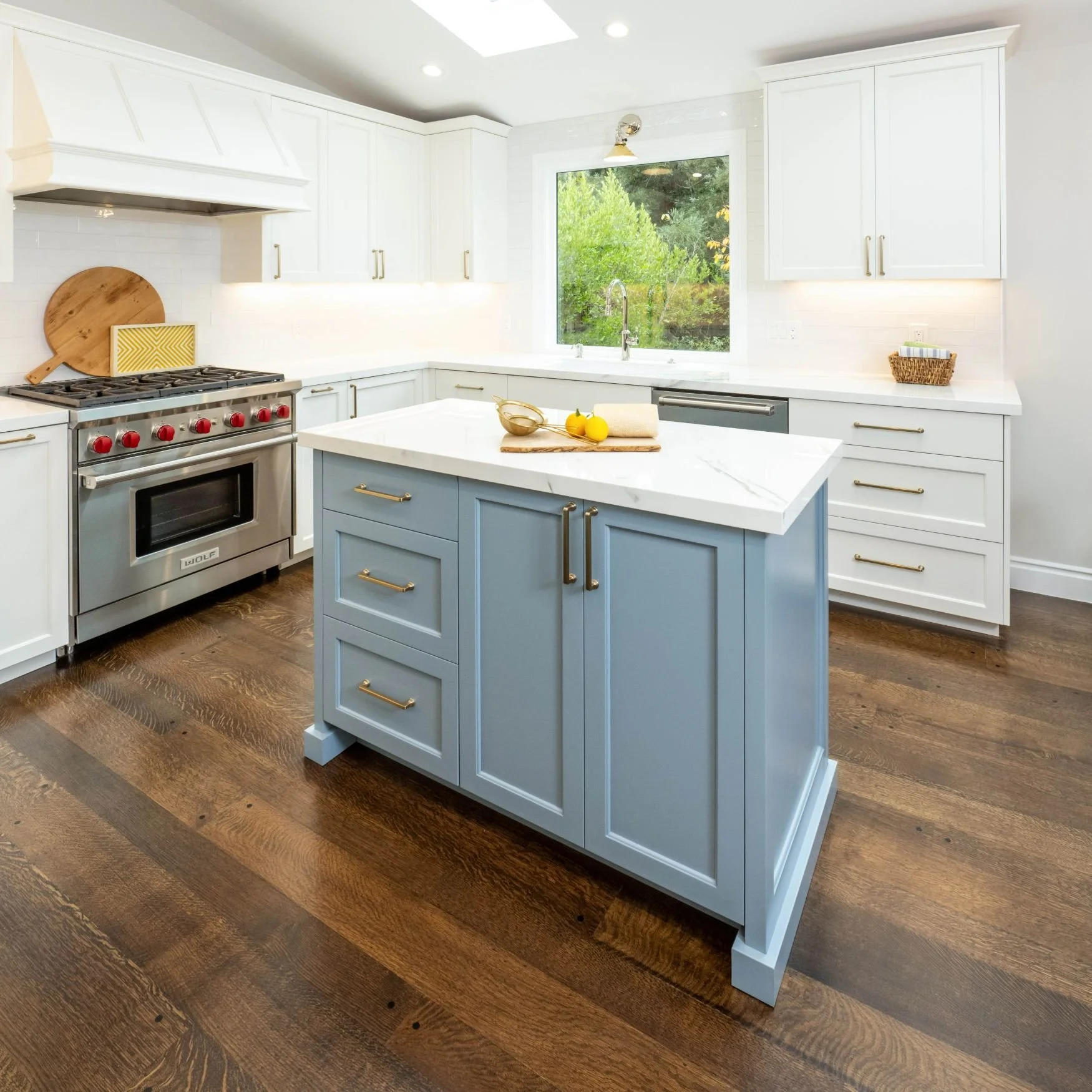 dongabriel-moraga-traditional-kitchen-common-area-17.jpeg