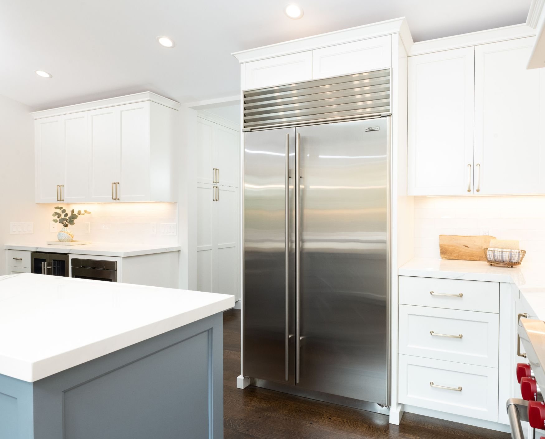 dongabriel-moraga-traditional-kitchen-common-area-03.jpeg