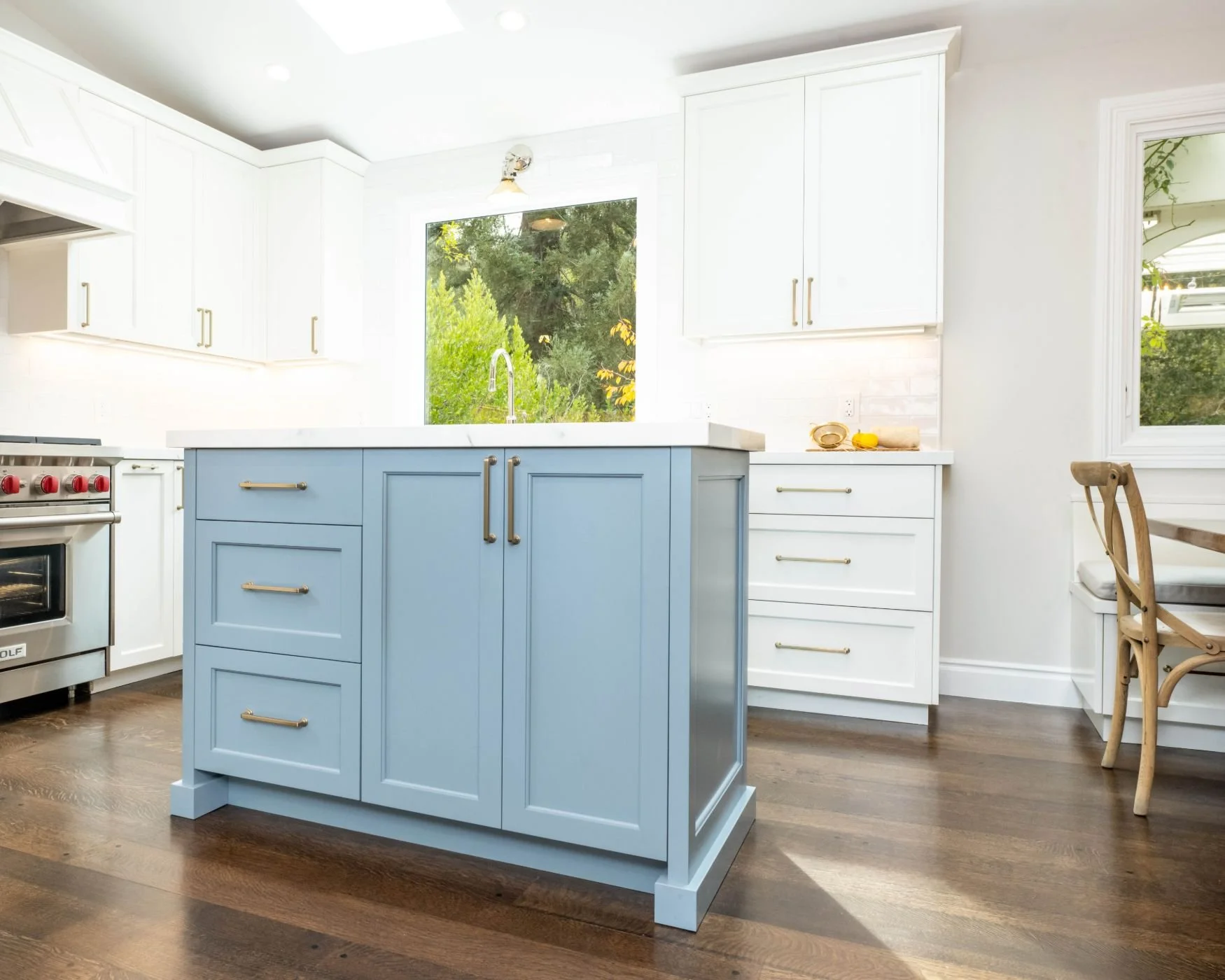 dongabriel-moraga-traditional-kitchen-common-area-11.jpeg