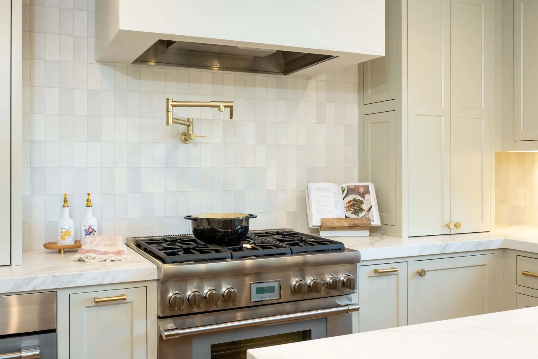 moraga-transitional-home-renovation-bellhurst-04.jpeg
