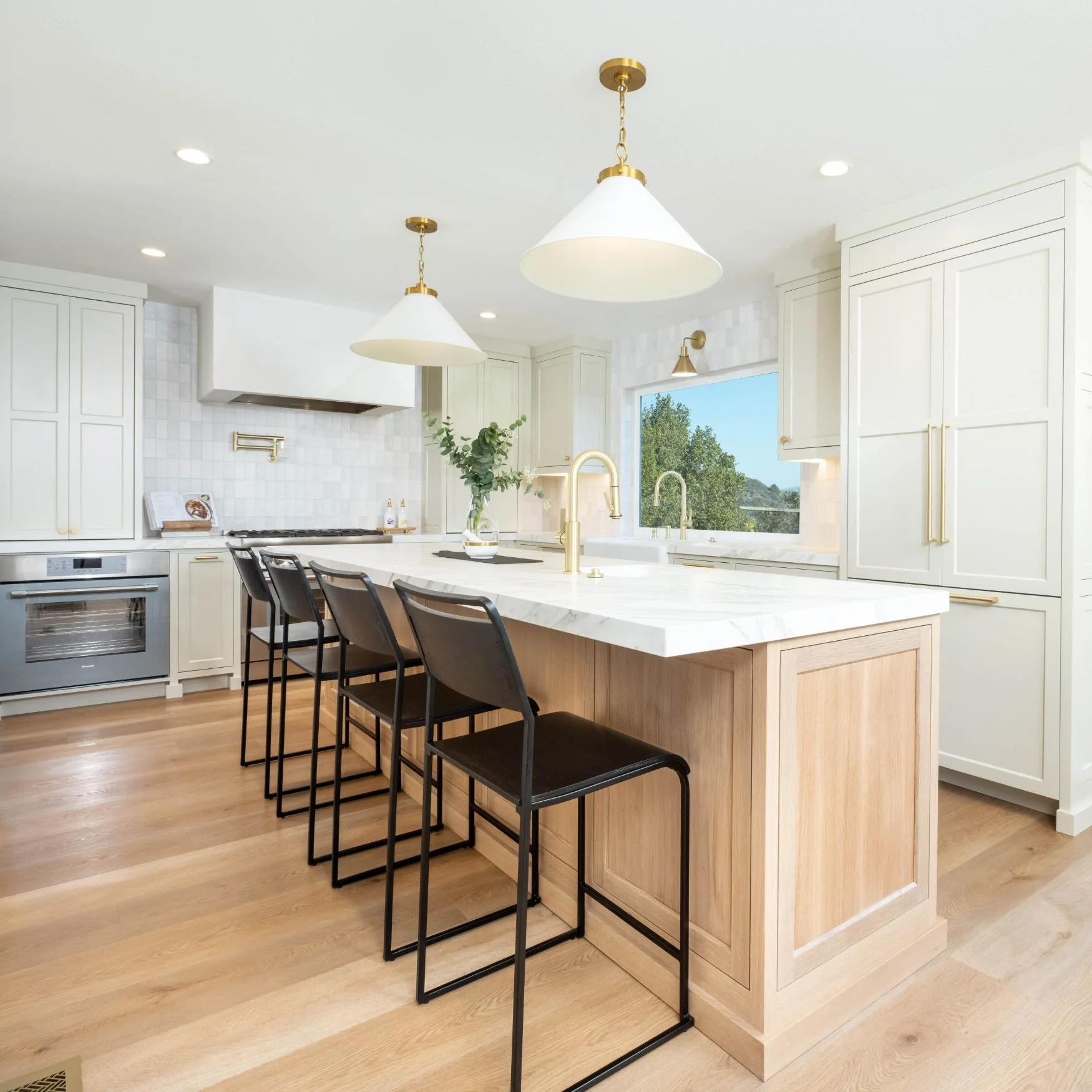 moraga-transitional-home-renovation-bellhurst-02.jpeg