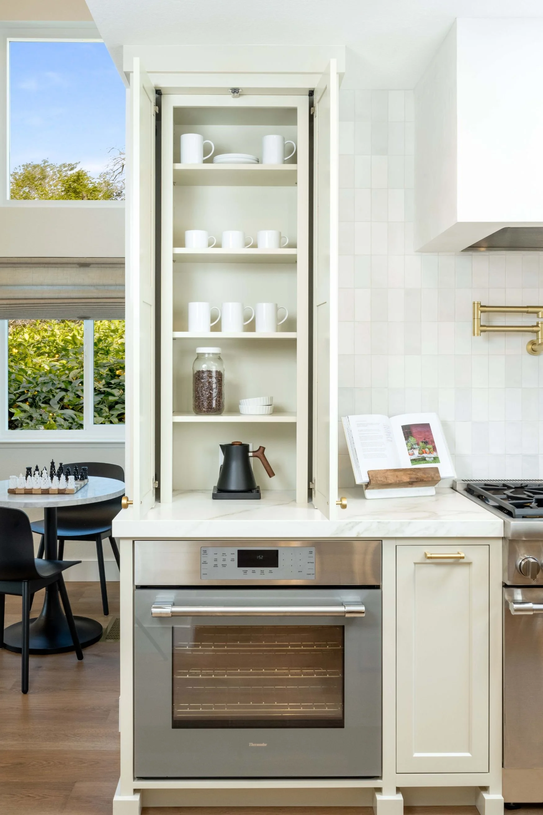 moraga-transitional-home-renovation-bellhurst-10.jpeg