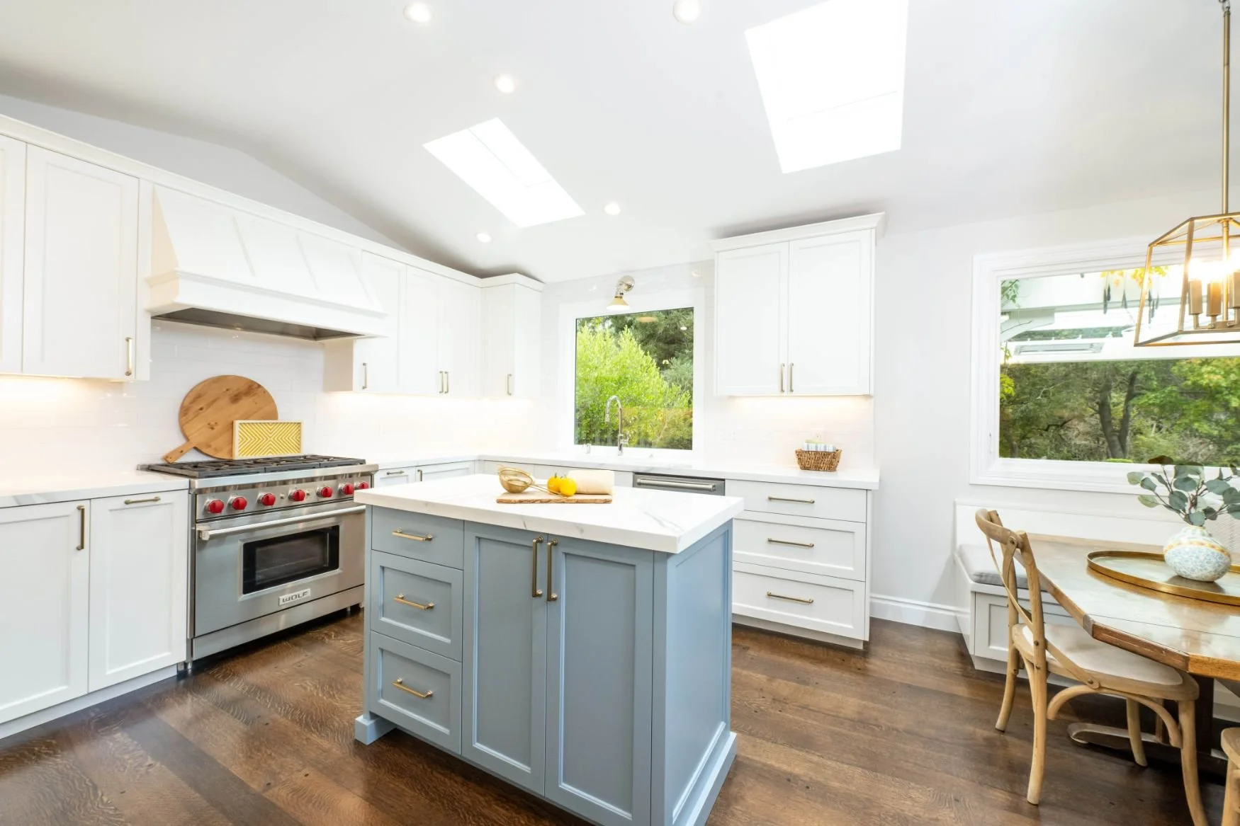 dongabriel-moraga-traditional-kitchen-common-area-19.jpeg