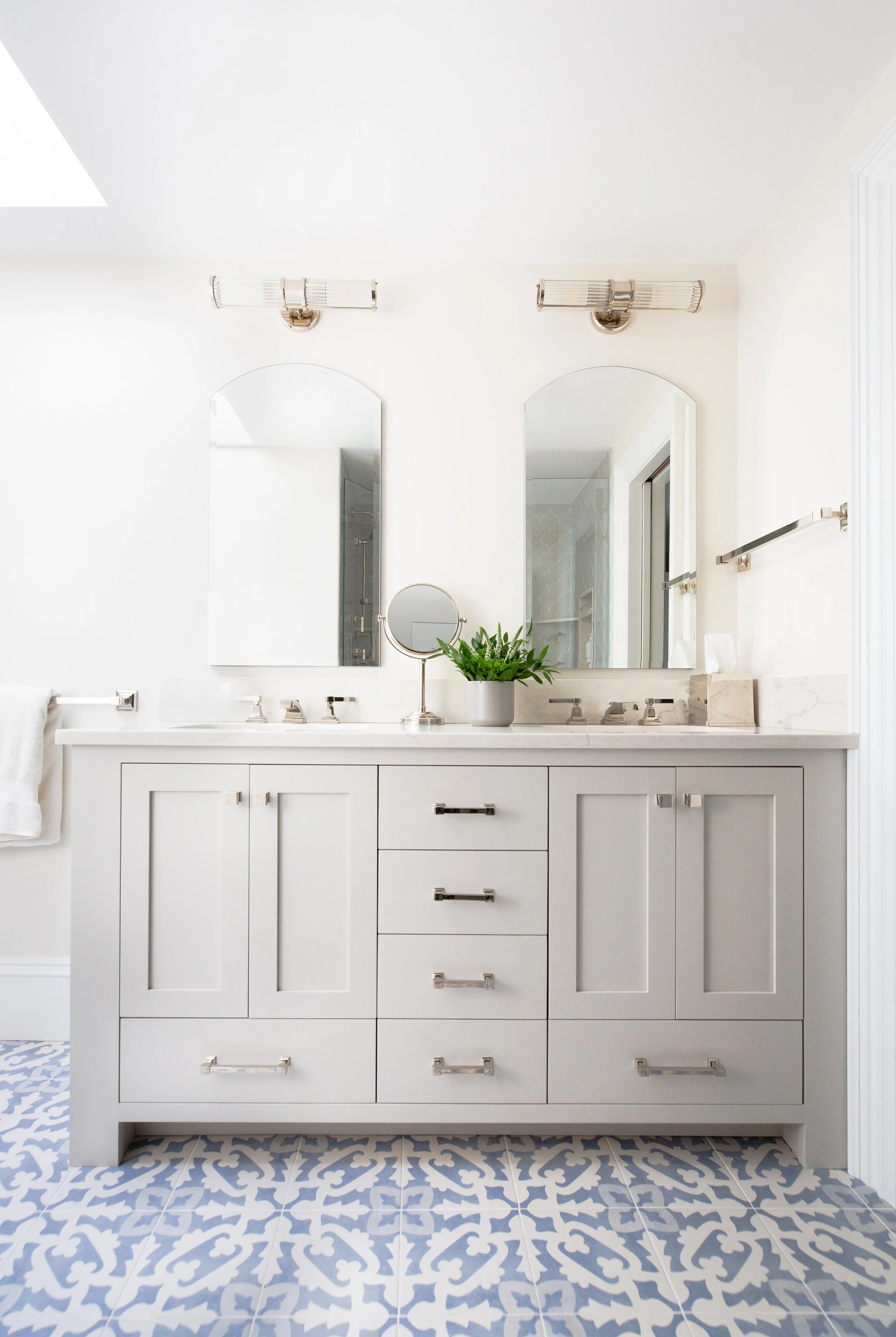 R_Louis Vail_LVukson_155 W Canton_bathroom-6269.jpg