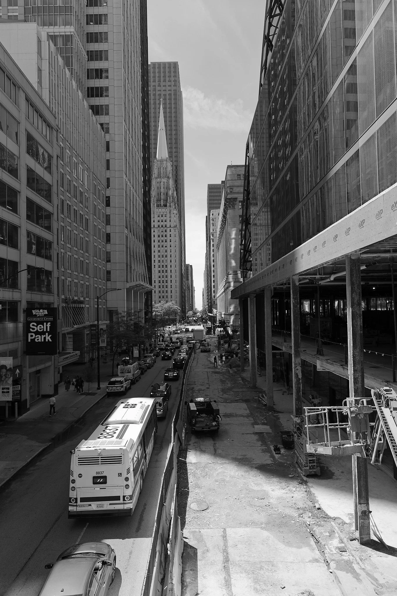 Gray-scaled image of Clark Street from the elevated train station