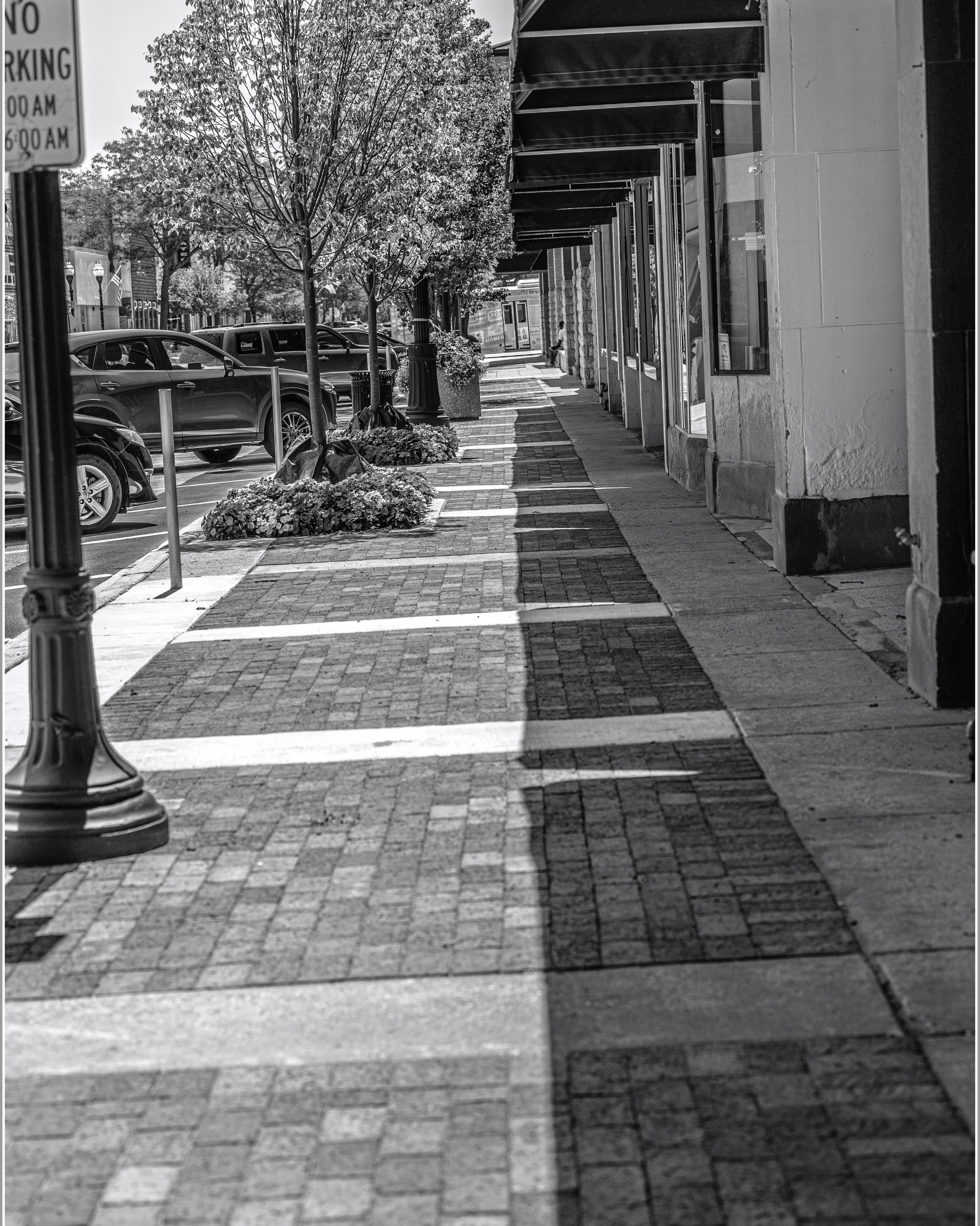 Midday in downtown Waukegan, IL
This is a normal workday