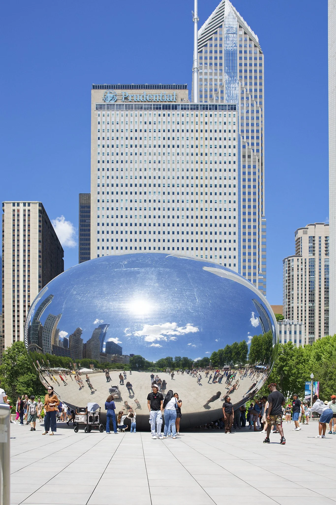 The Prudential Building, standing behind the Bean, was the tallest building in Chicago from 1955 until 1965. This building surpassed the height of the Chicago Board of Trade.
In 1965, the Chicago Civic Center (Daley Plaza or the Daley Center) became 