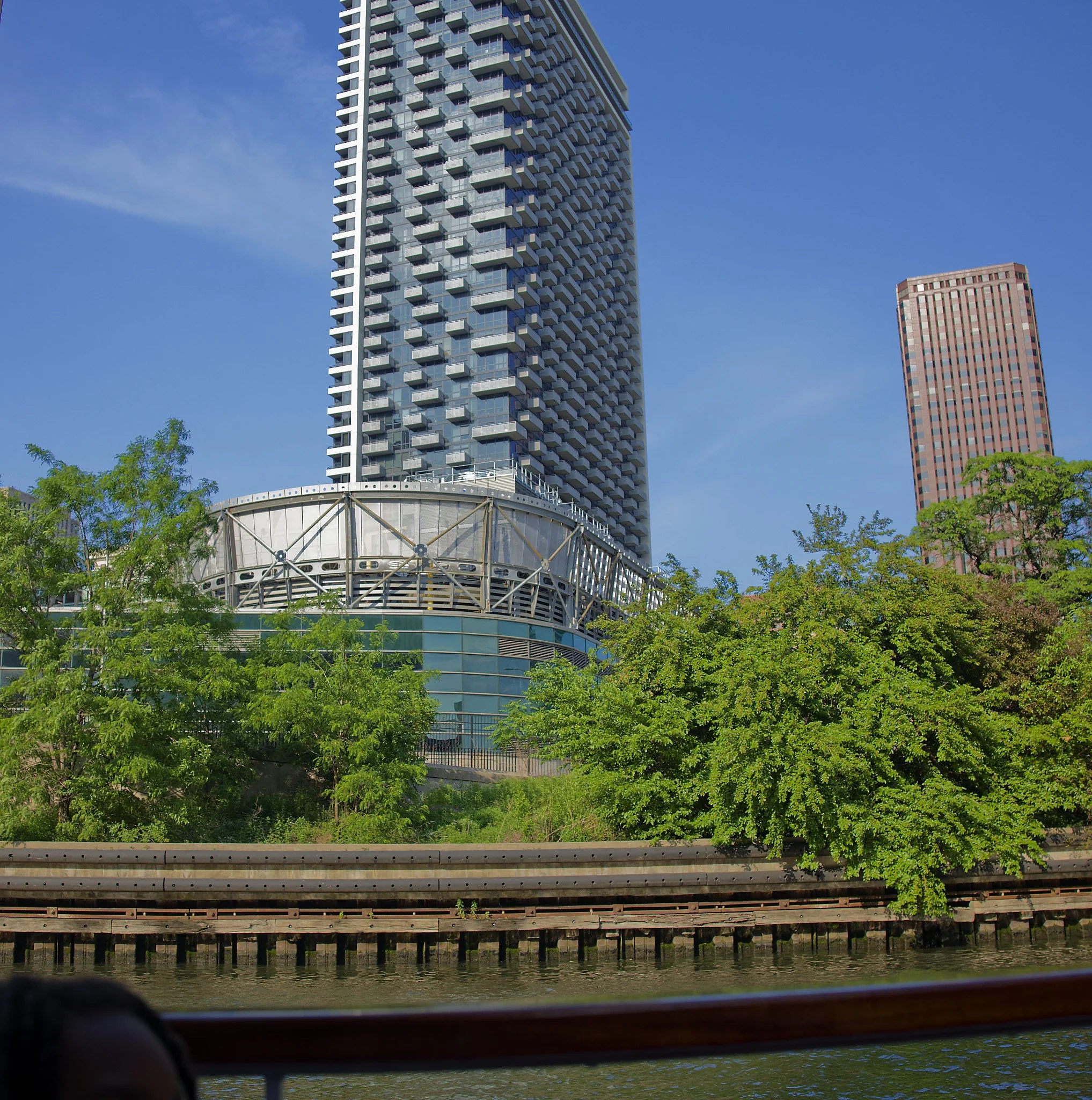 The structure shaped like a bathtub, is known as The "Ice Battery" System.
This Bathtub is CenTrio's Chicago district cooling system, the largest downtown district cooling system in the US, serving over 115 buildings and over 53 million square feet o