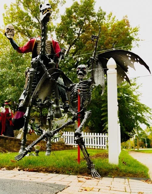 WKGN Halloween Yard Neighbor (1 of 1)-13.jpg