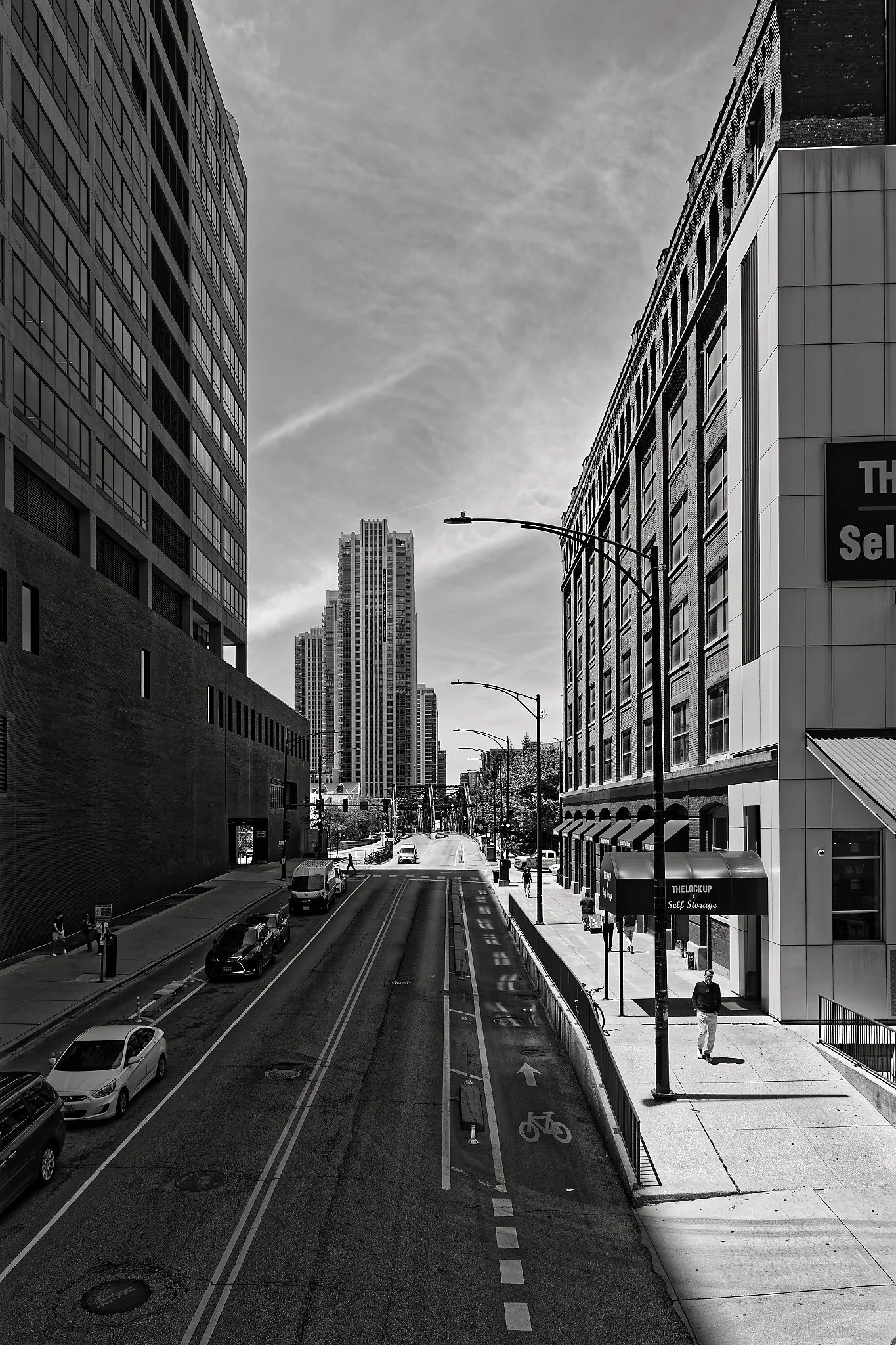 Looking West on Kinzie Street from behind the Chicago Merchandise Mart.  My attempt to frame the tall buildings in the distance was a bit complex.  I was going for the "Emerald City" affect (aka "The Wizard of Oz")