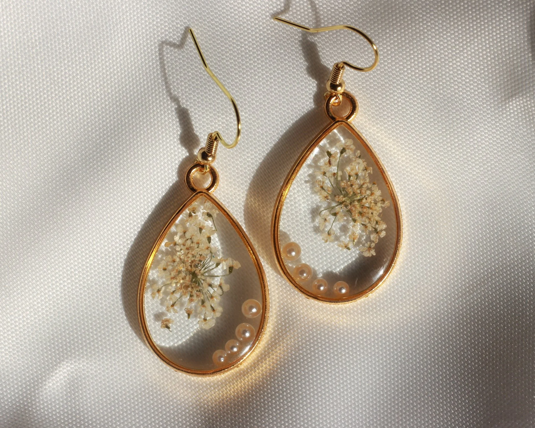 Floral Lace Dewdrop (Gold)