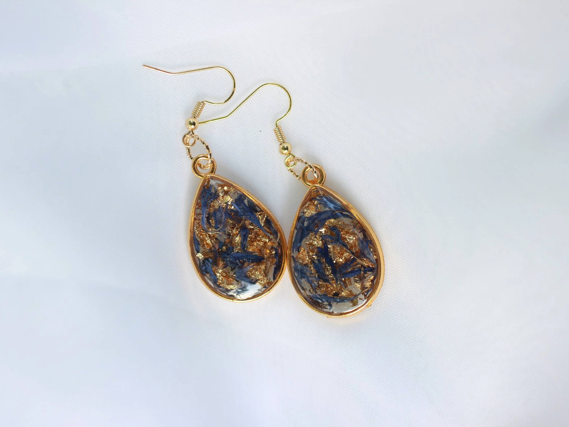 Indigo Petal (Gold)