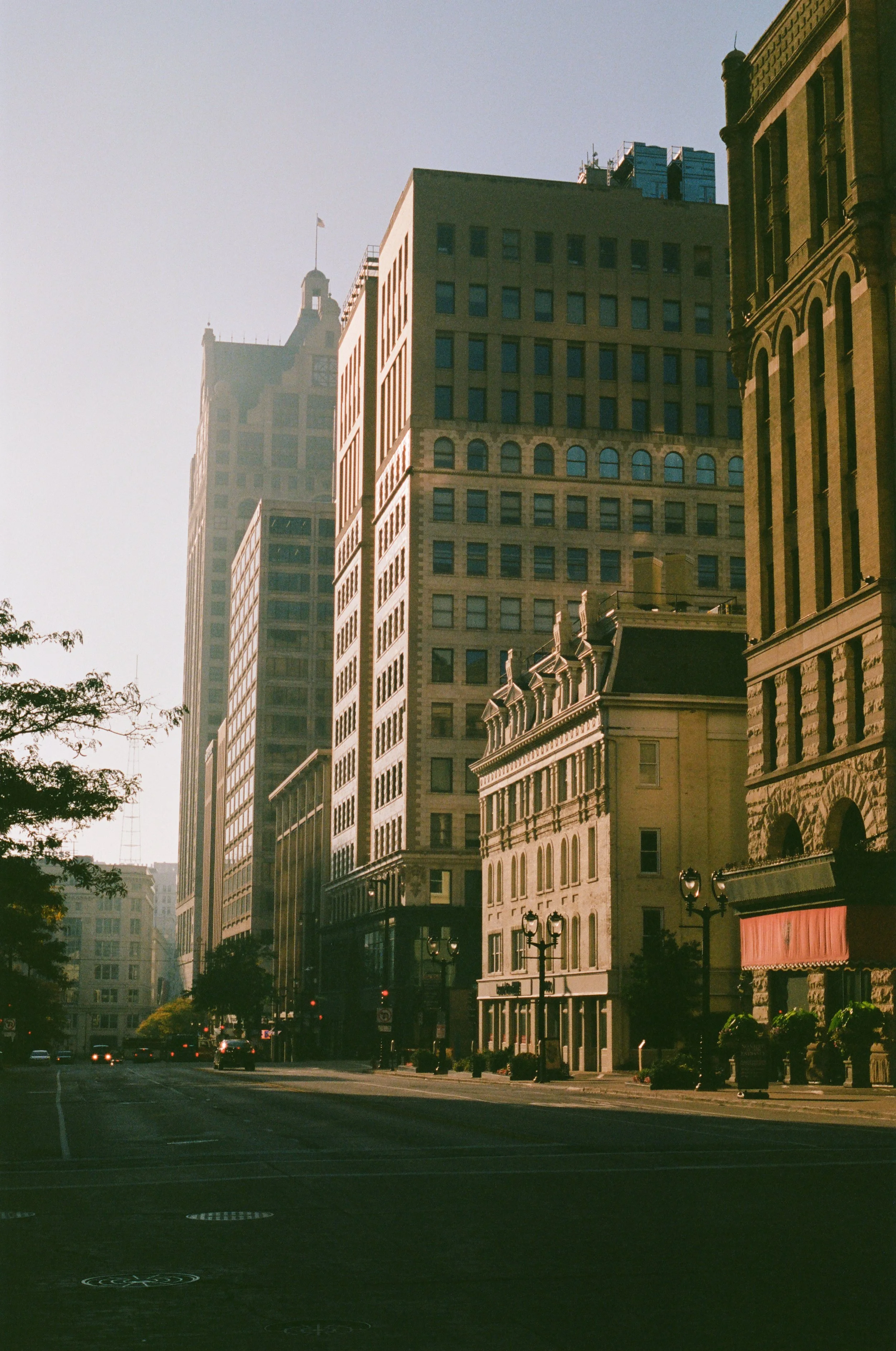 building milwaukee 3.jpg