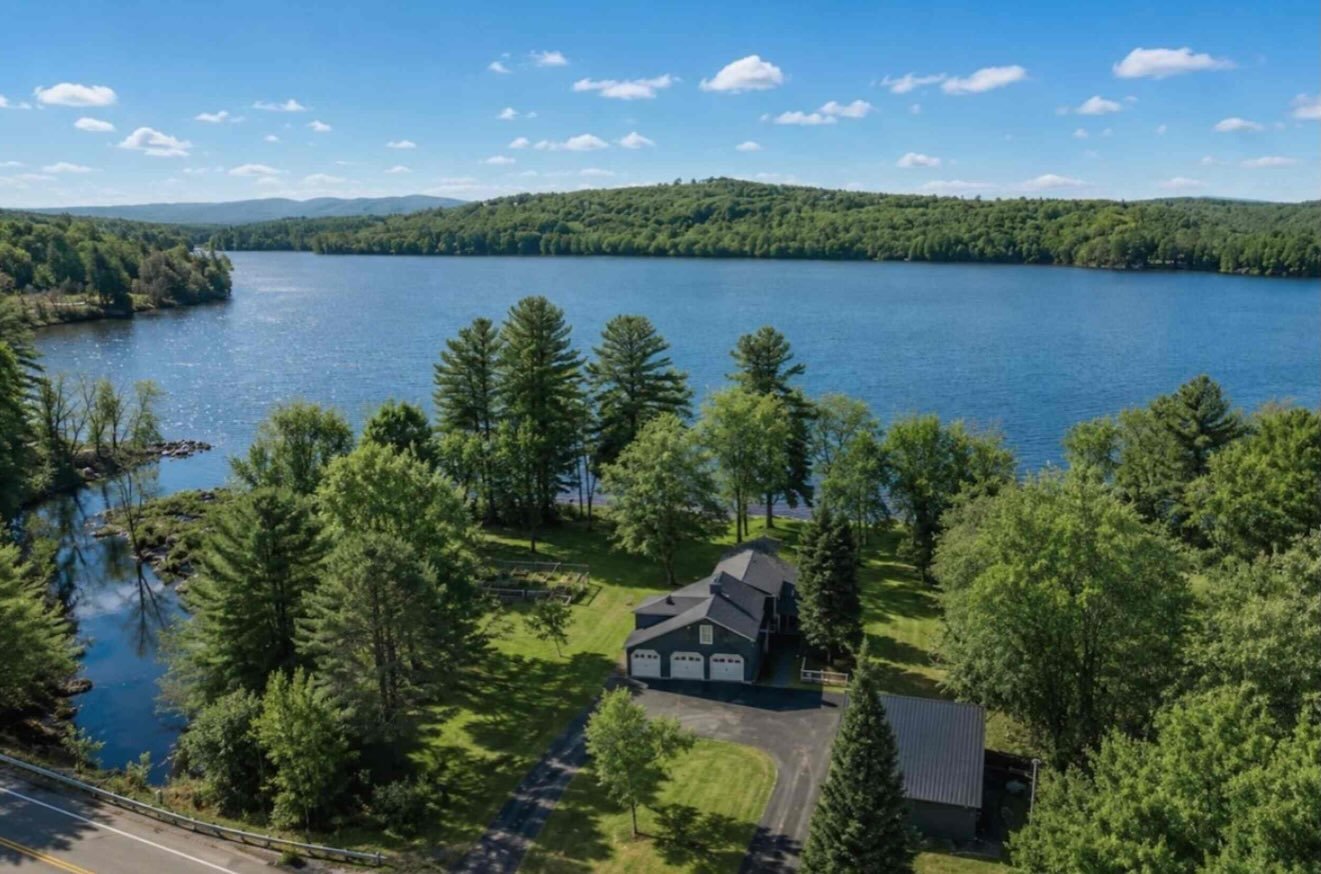 Welcome to Crystal Lake House!

A peaceful lakefront home in Maine where every season brings a new way to slow down, reconnect, and make memories together. From summer days on the private sandy beach and dock to colorful fall views, cozy winter escap