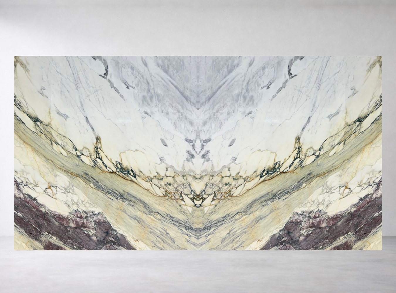 Breccia Capraia 1 Bookmatch.png