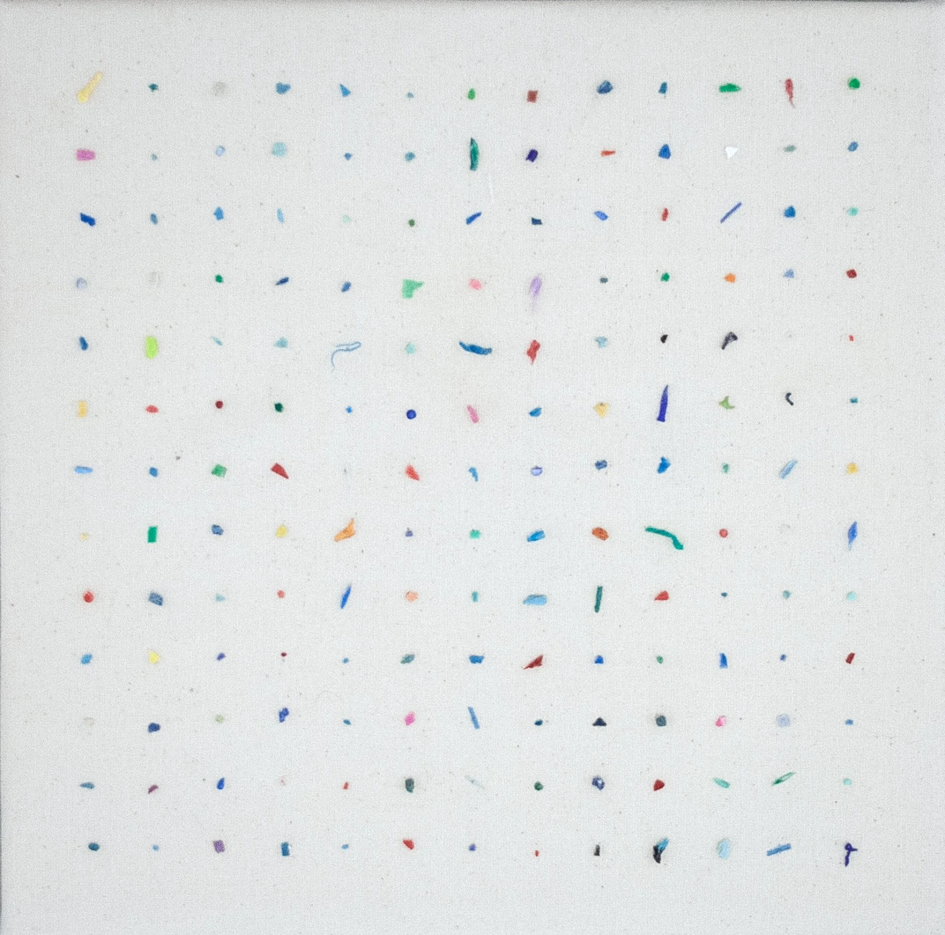 Obra de arte abstracta con diferentes piezas de microplasticos
