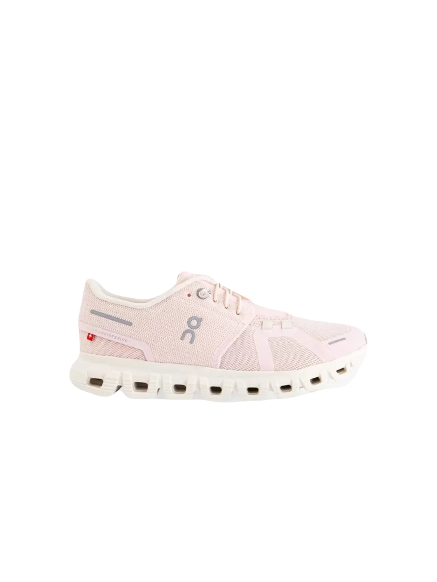 On mesh trainers for women