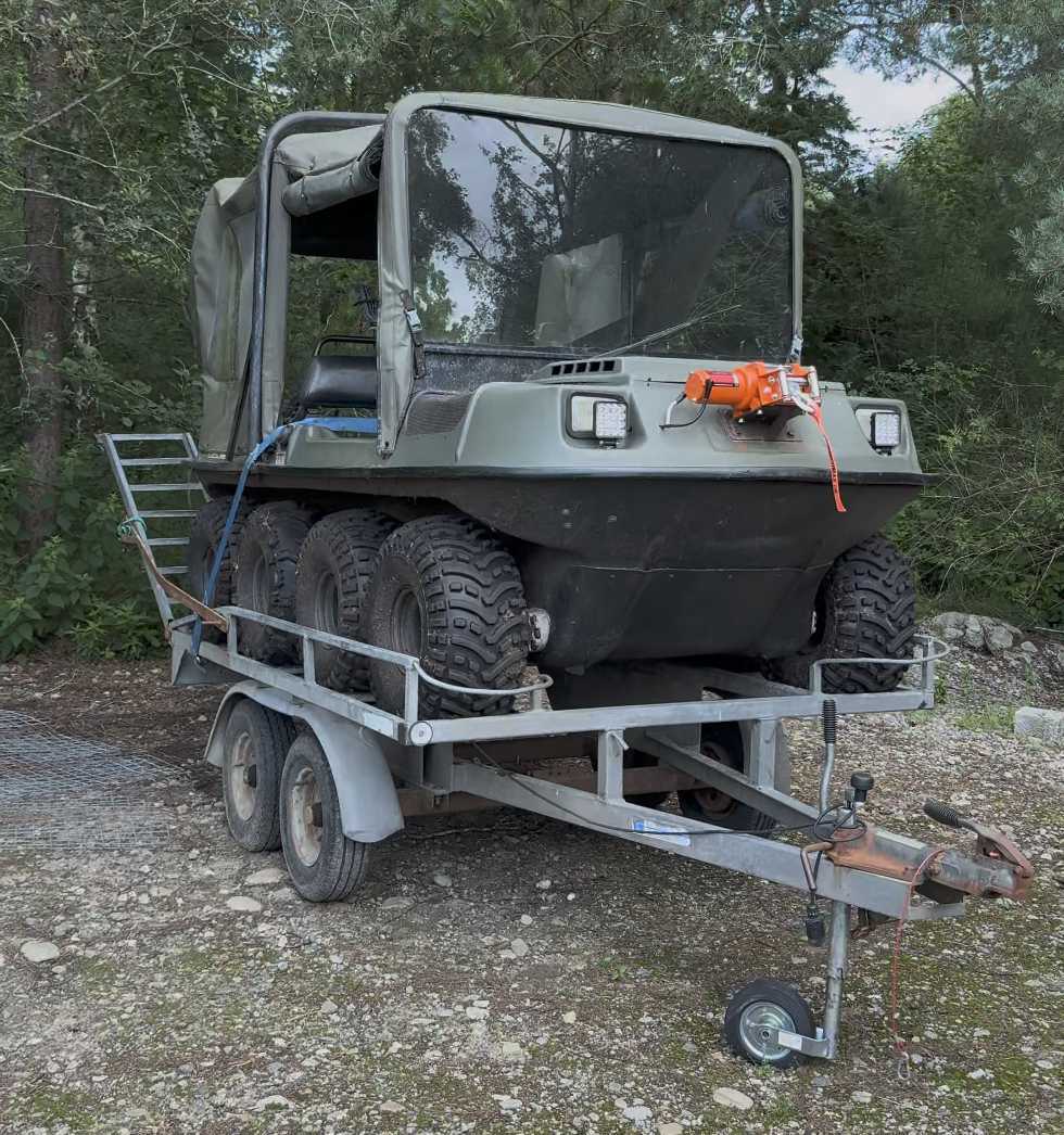 Picture of an Argot on a trailer.