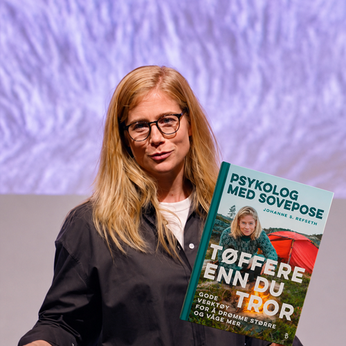 Johanne S. Refseth, best kjent som Psykolog med sovepose, holder foredraget Tøffere enn du tror i Mo i Rana