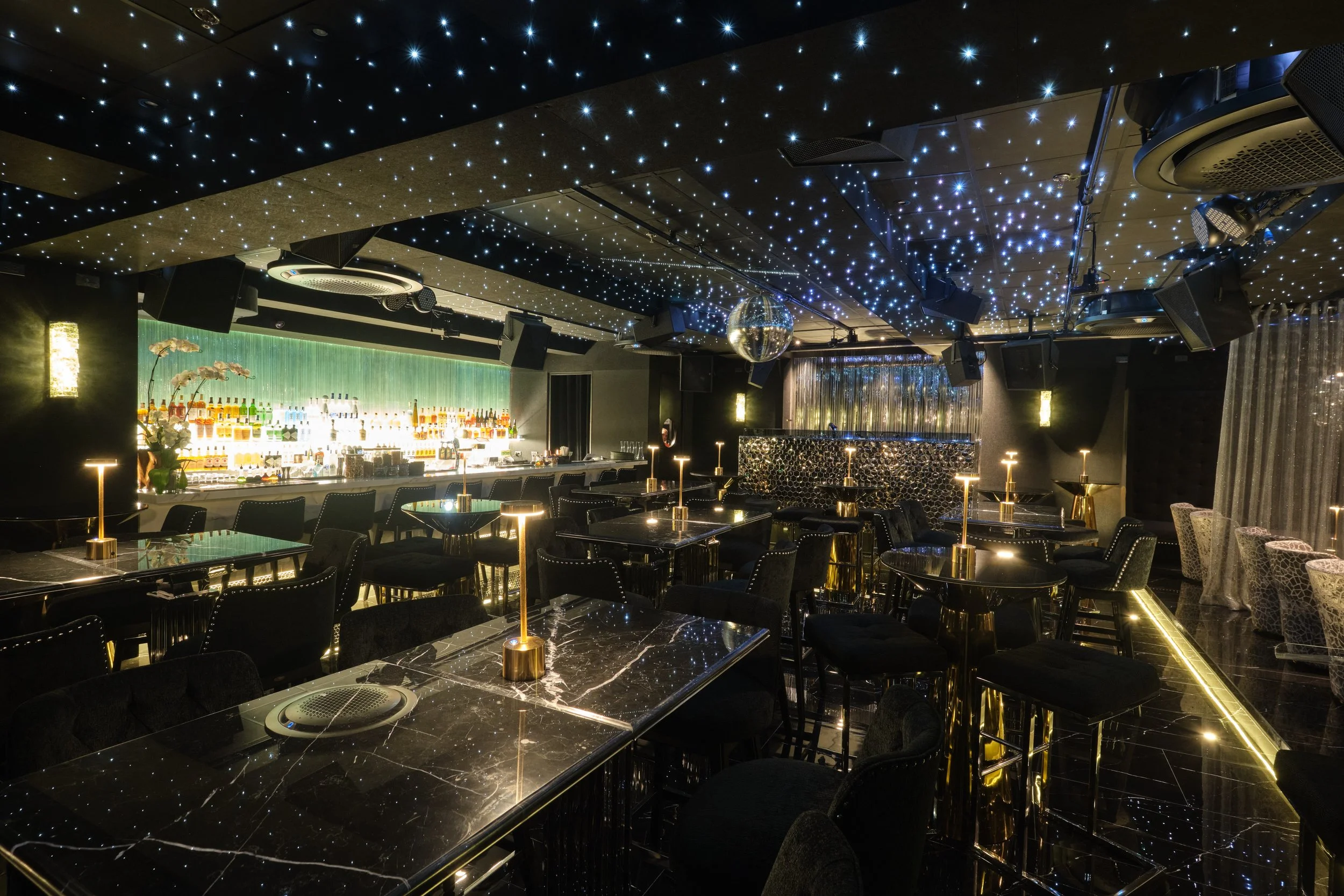 The room and bar at Stardust