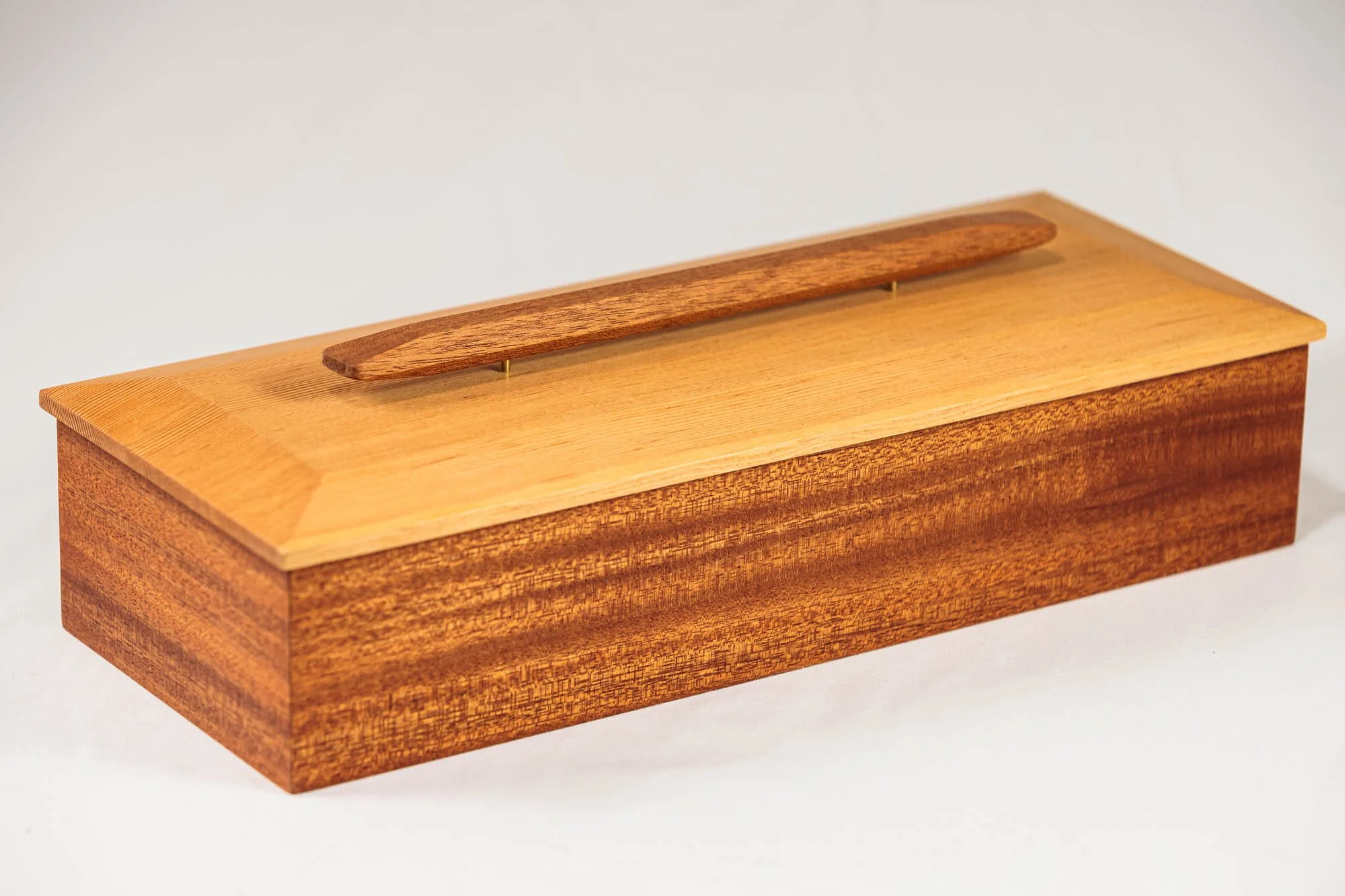 Keepsake box in mahogany and Douglas fir
