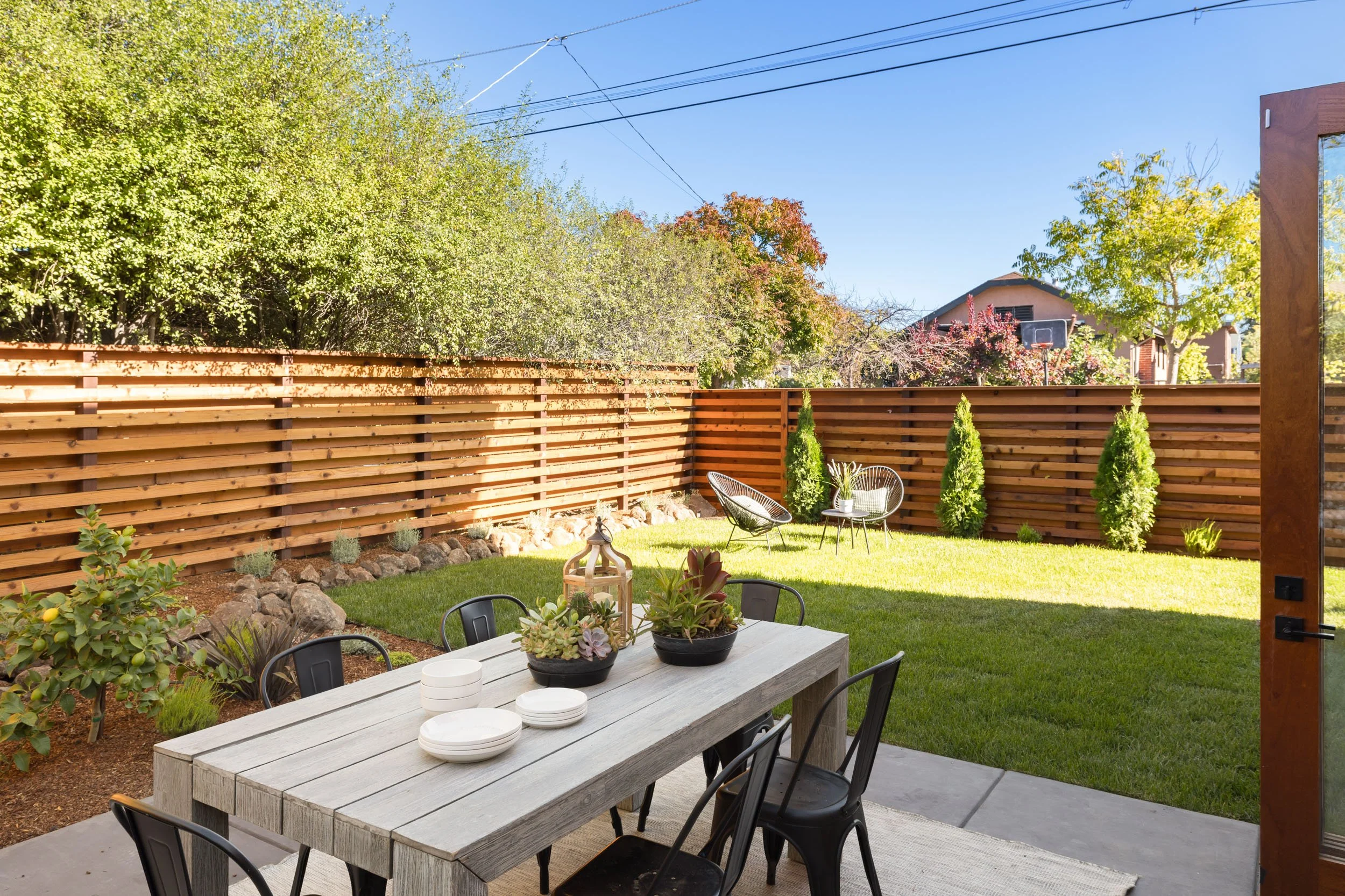 2619 Mathew St 22 small.jpg