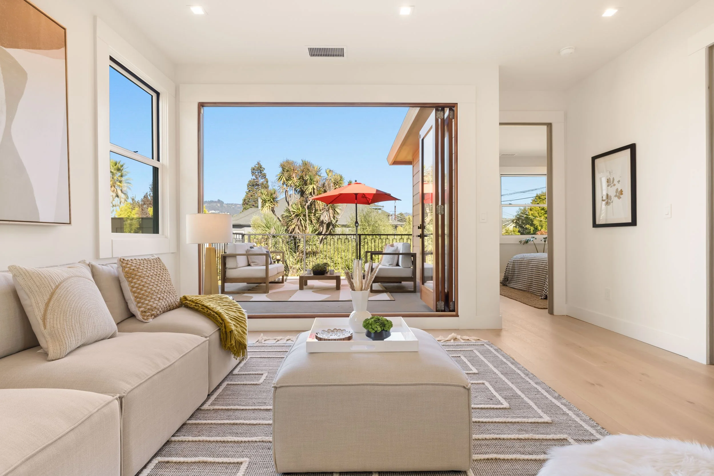2619 Mathew St 30 small.jpg