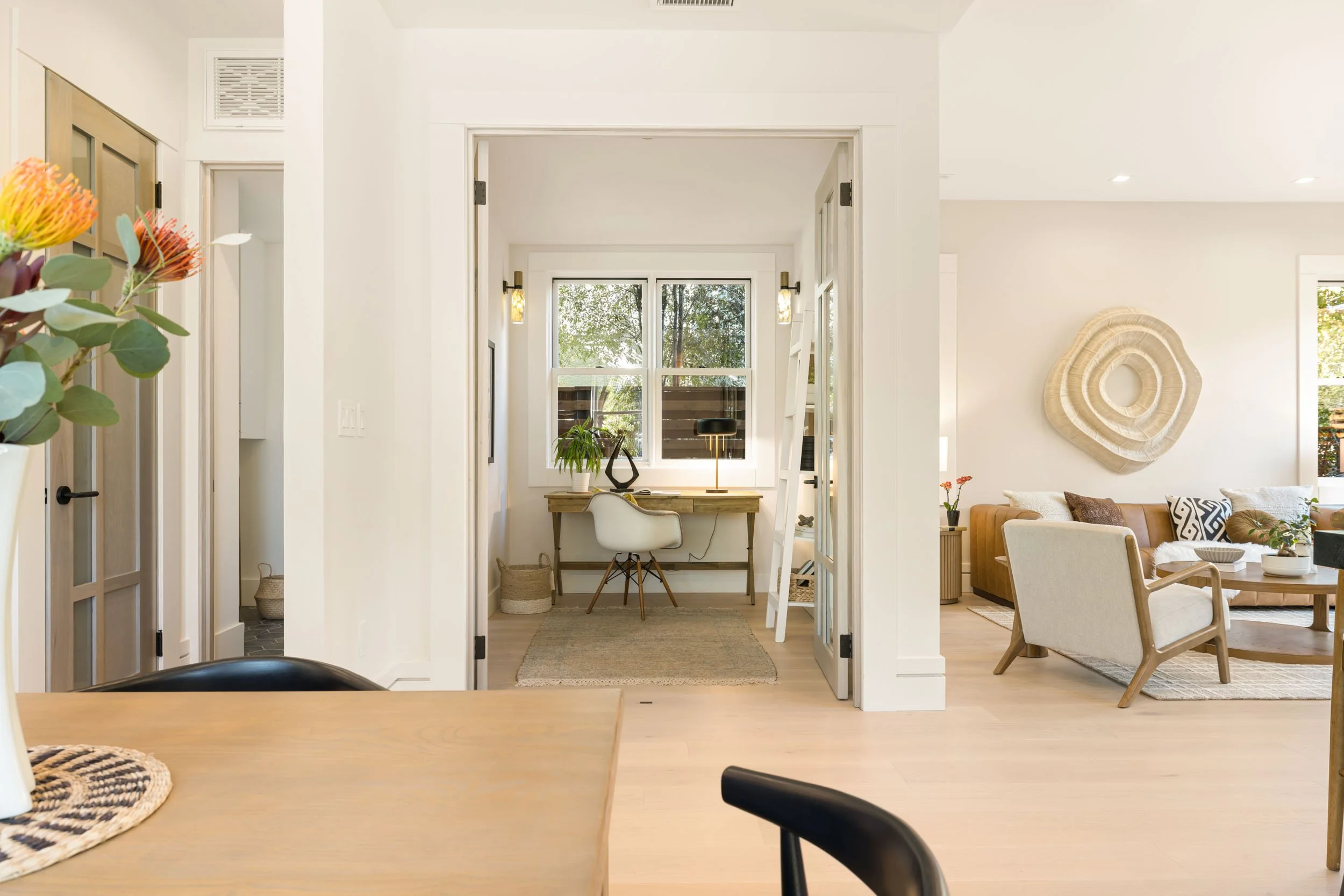2619 Mathew St 14 small.jpg