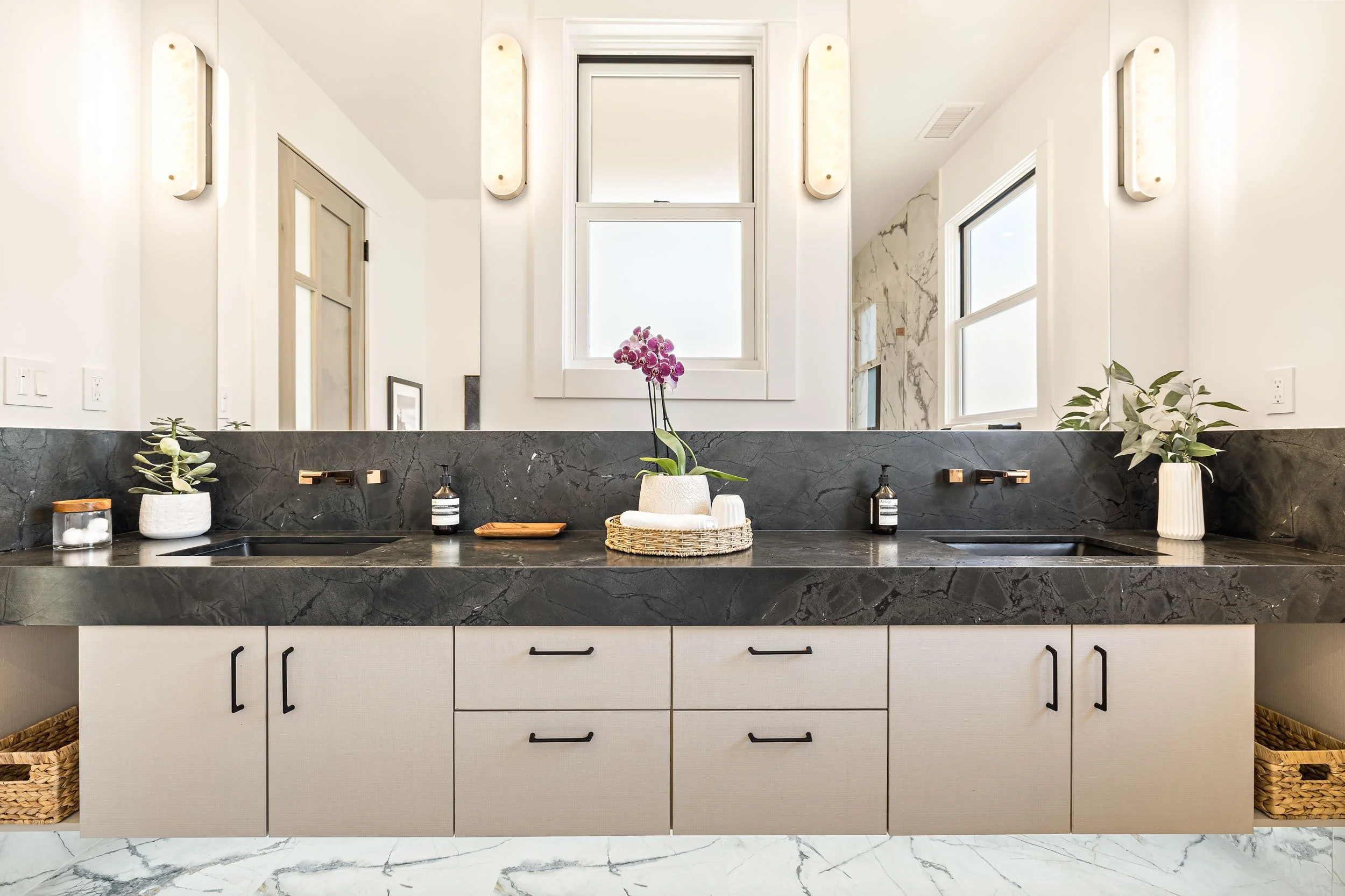 2619 Mathew St 45 small.jpg