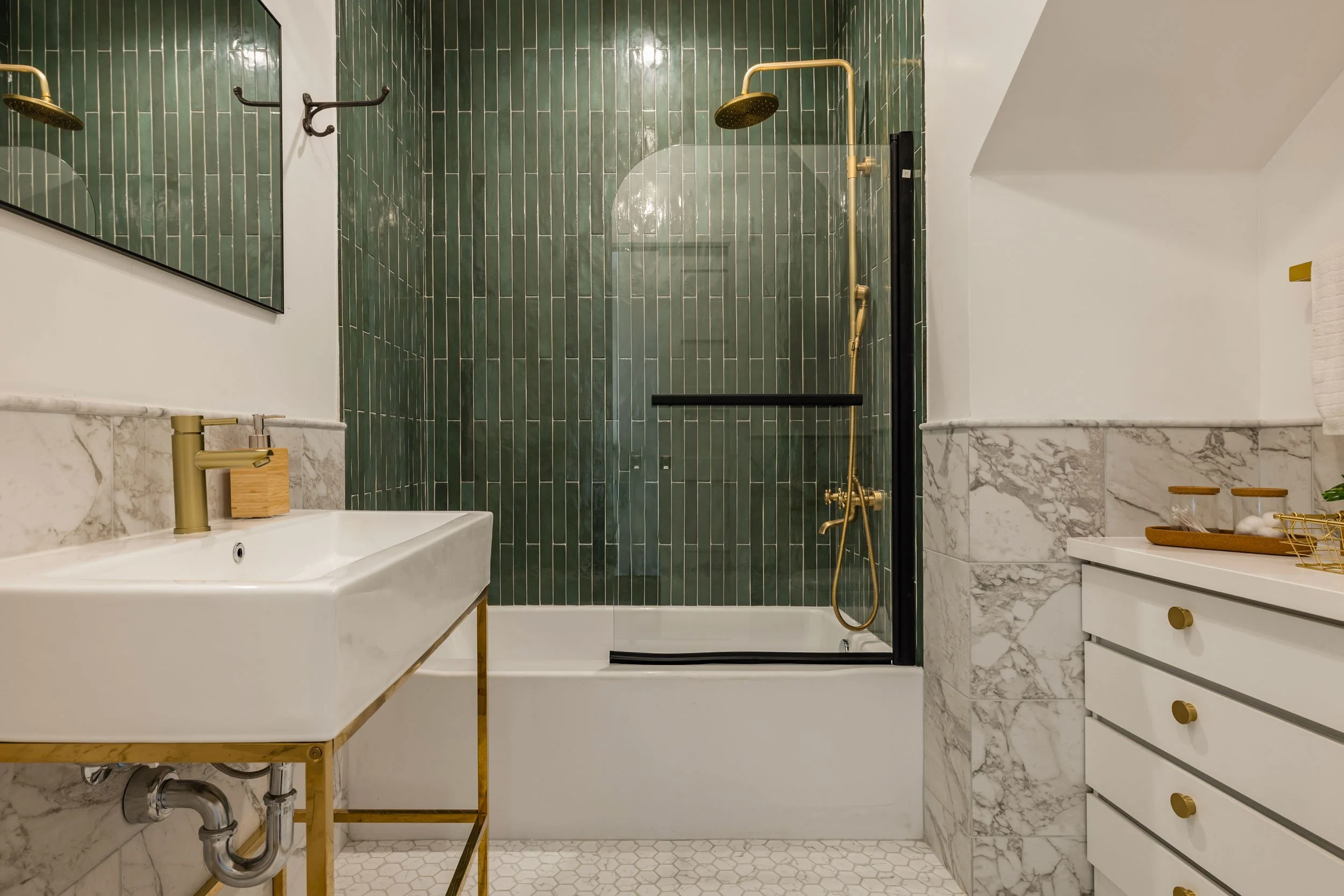 479 42nd St 29 small.jpg