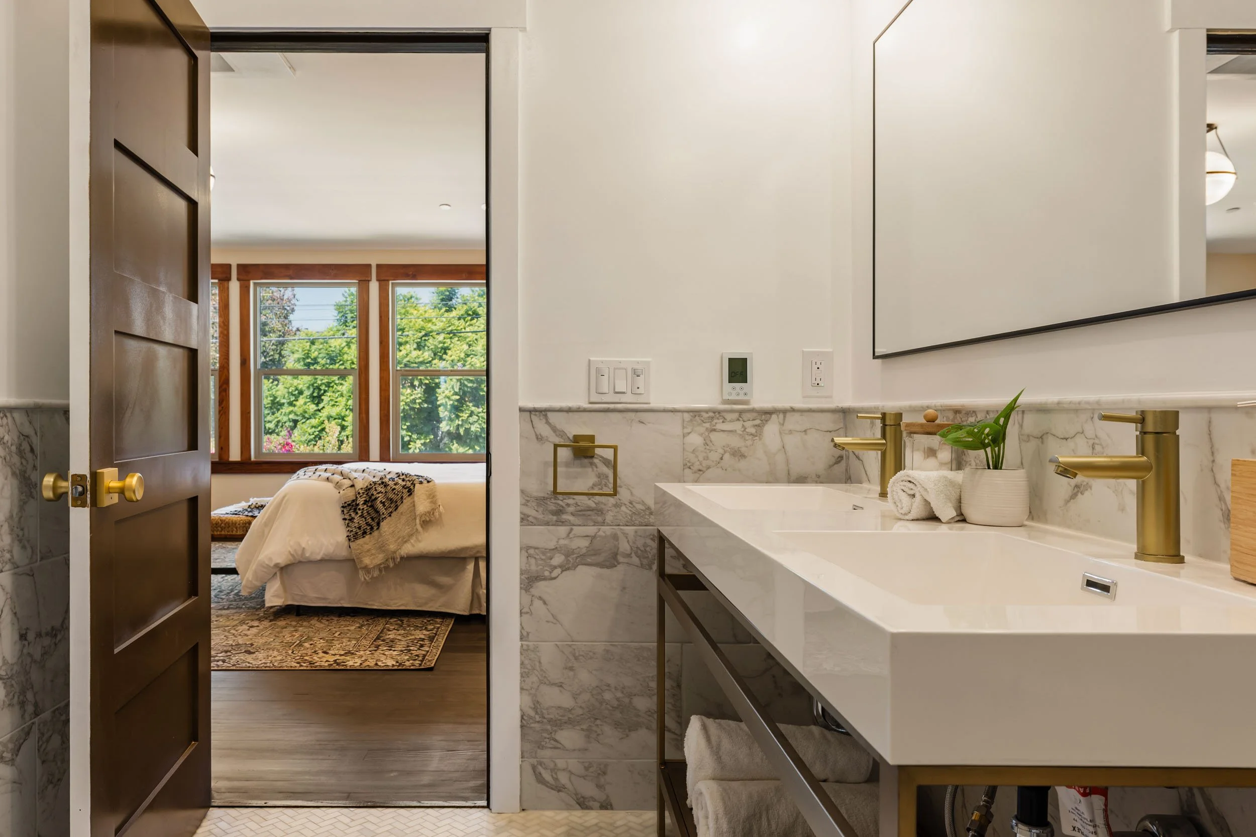 479 42nd St 38 small.jpg