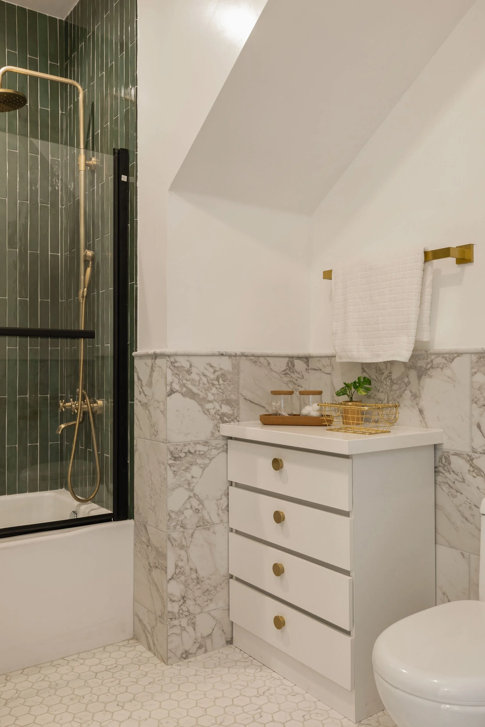 479 42nd St 31 small.jpg