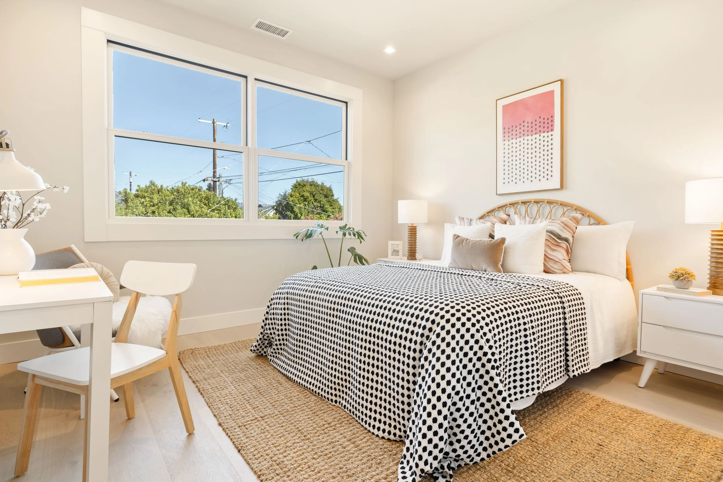 2619 Mathew St 33 small.jpg