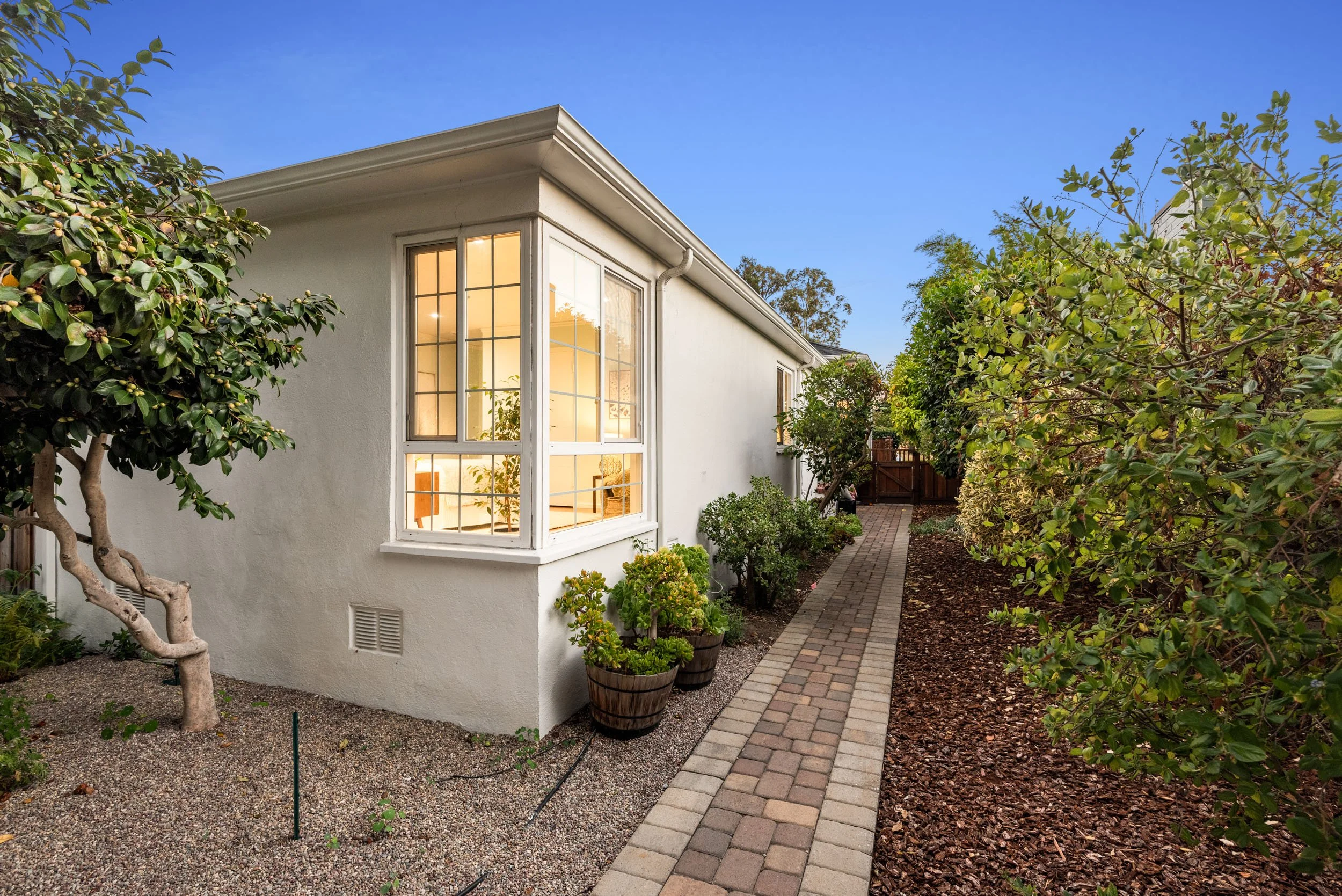 1112 Glen Drive 43 small.jpg