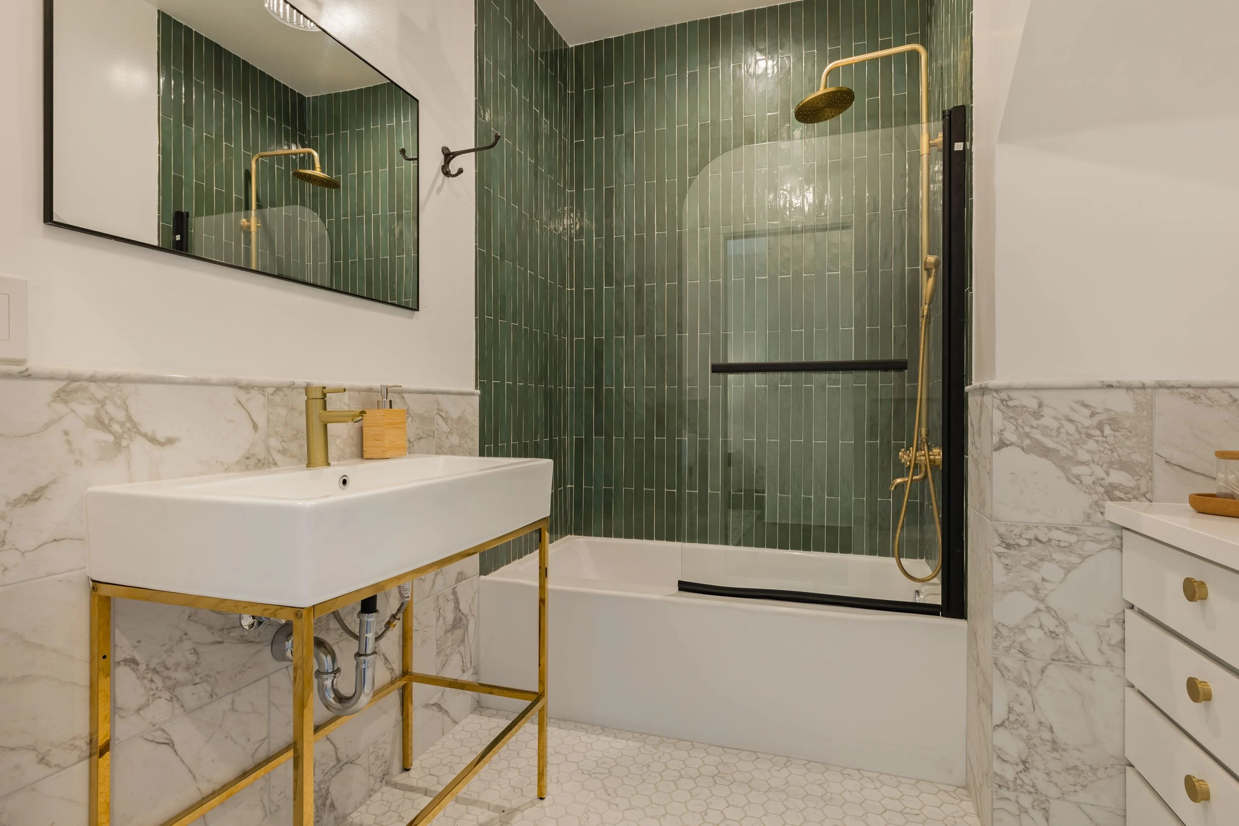 479 42nd St 30 small.jpg