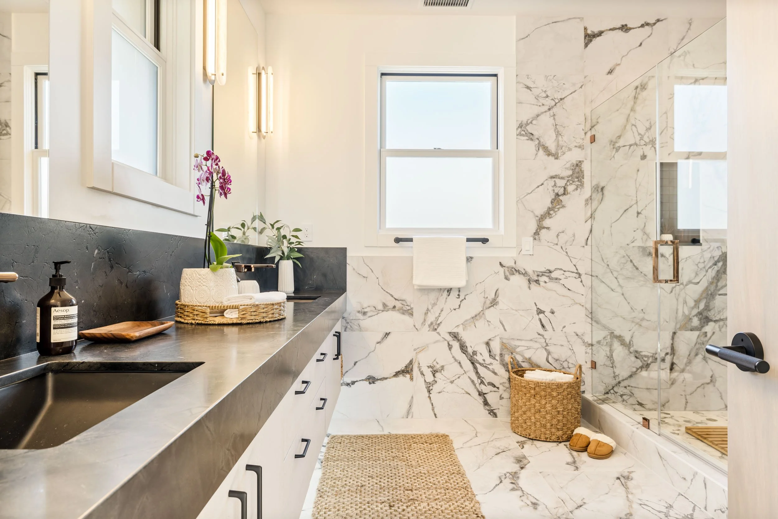 2619 Mathew St 44 small.jpg