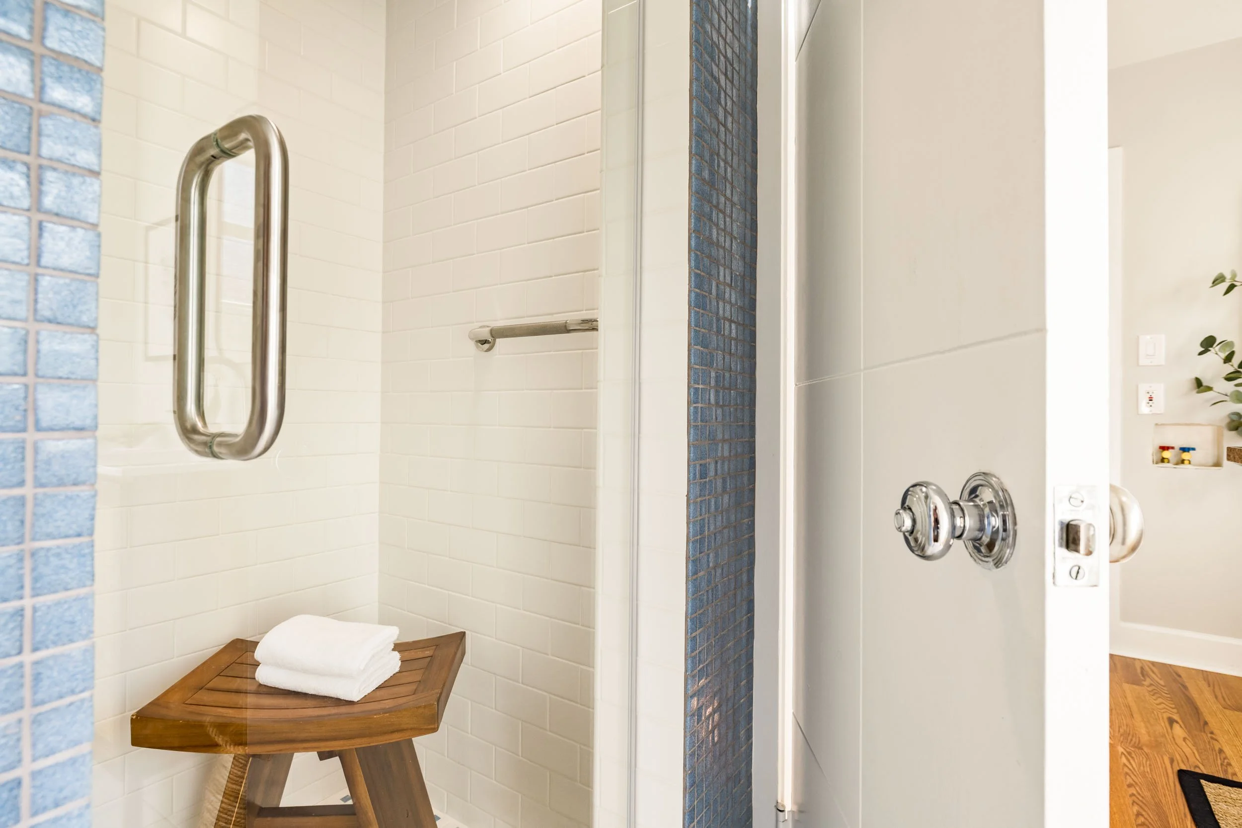 1112 Glen Drive 32 small.jpg